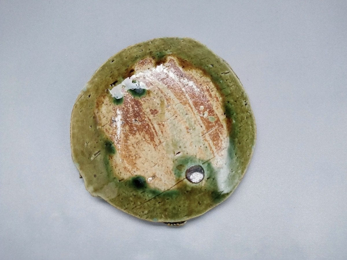 織部外白茶ドット丸小皿【山本一仁】