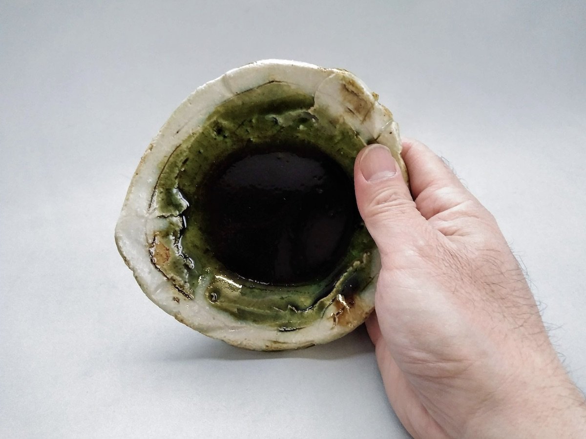 織部外白茶ドット丸小皿【山本一仁】