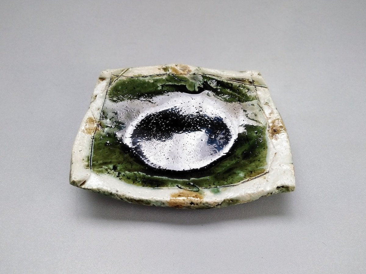 織部外白茶ドット長角小皿【山本一仁】