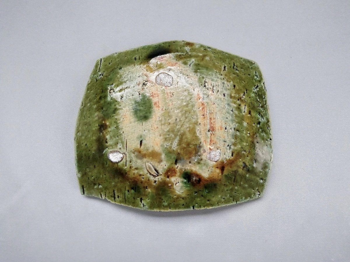 織部外白茶ドット長角小皿【山本一仁】