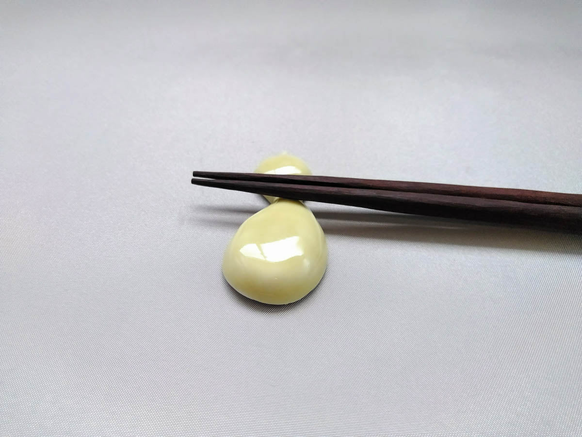 瓢型箸置き うす黄【陶工房楽】