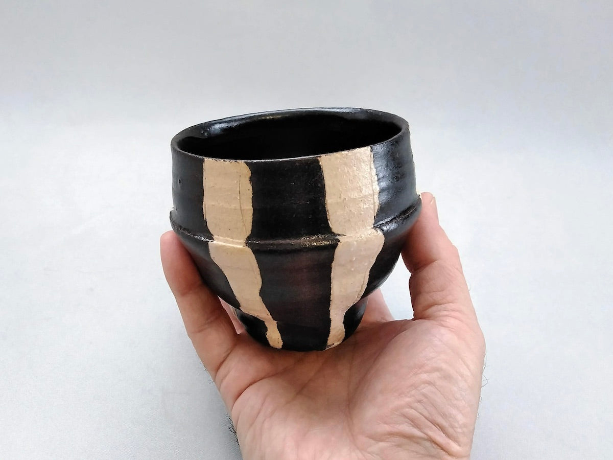 黒釉ストライプ胴絞り汲出【山本一仁】
