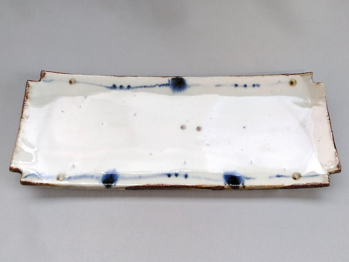 安南楽描隅切長皿【南窯】