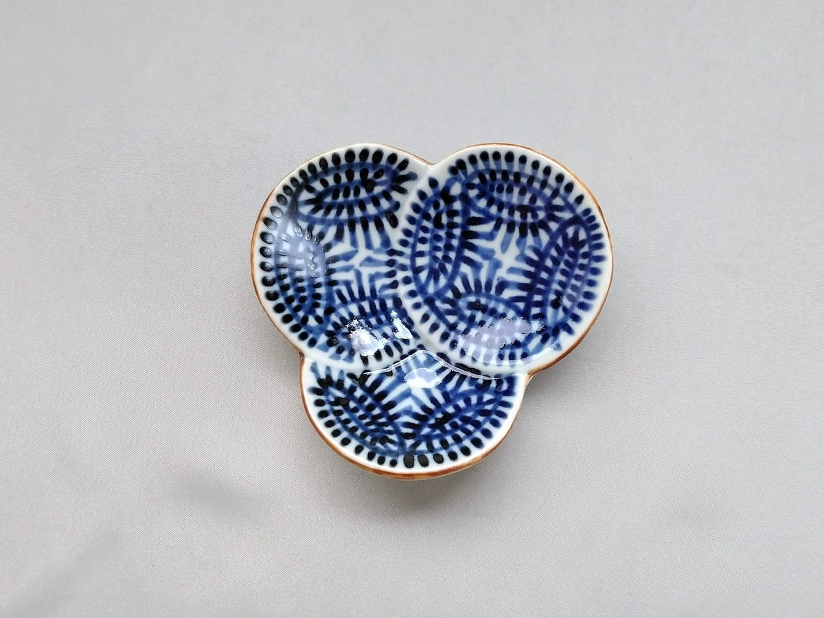 染付たこ唐草三つ足皿【寿千窯】