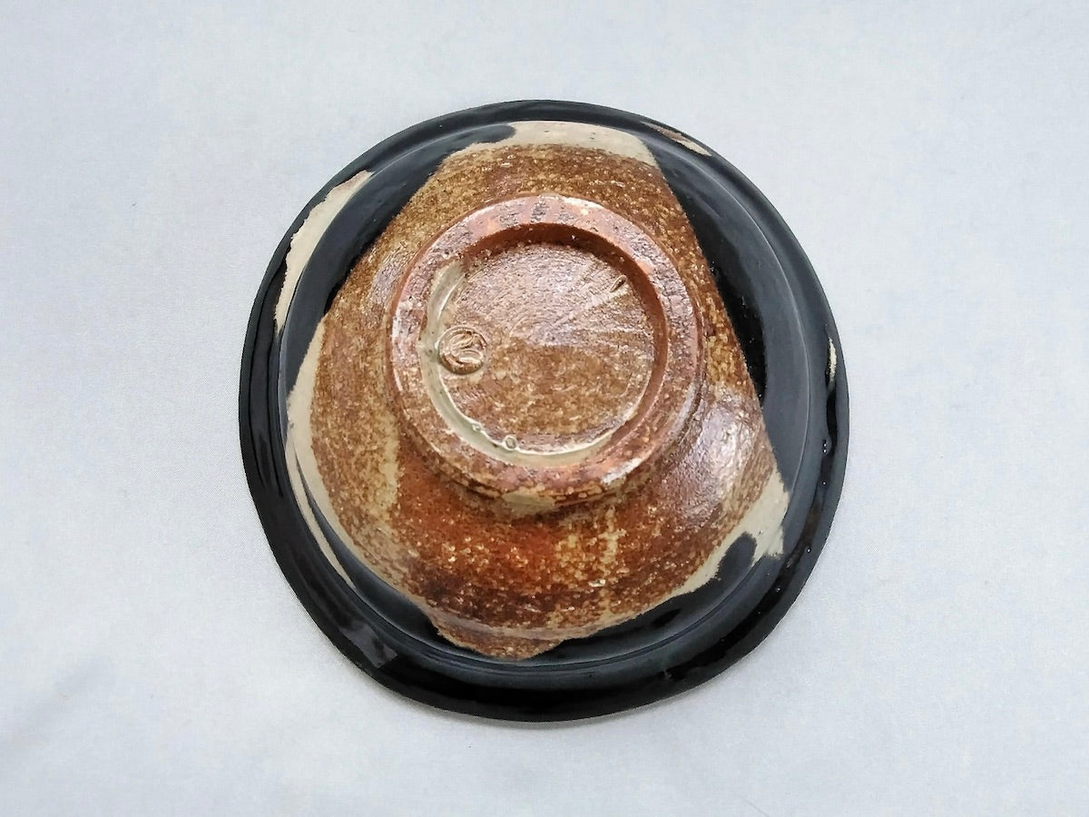 黒織部掛分5寸鉢【小栗大幸】