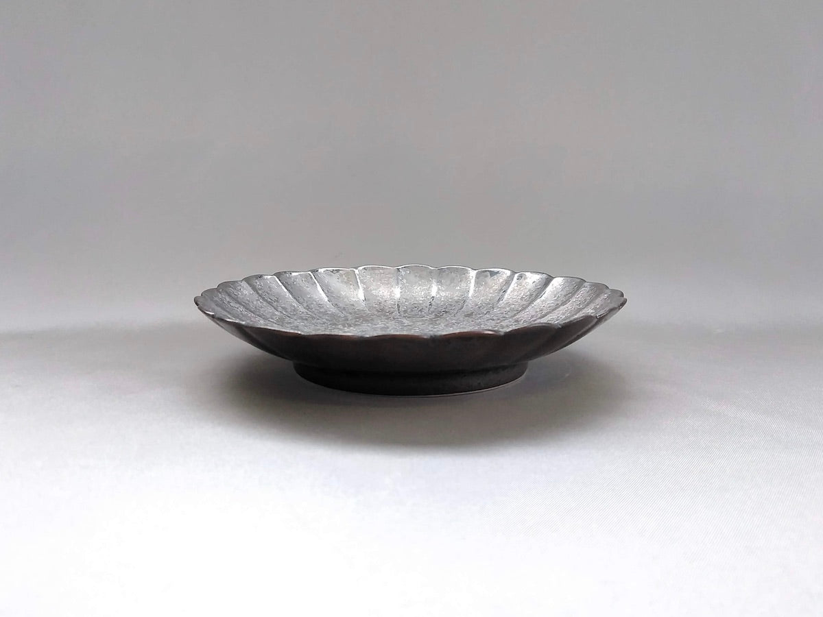黒柚子内銀塗り菊4.5寸皿【陶悦窯】