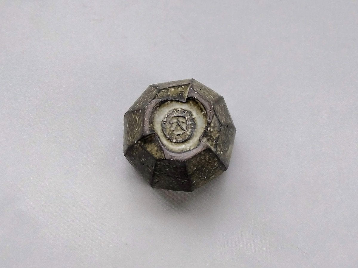 灰釉面取ぐい呑み【大友辰雄】