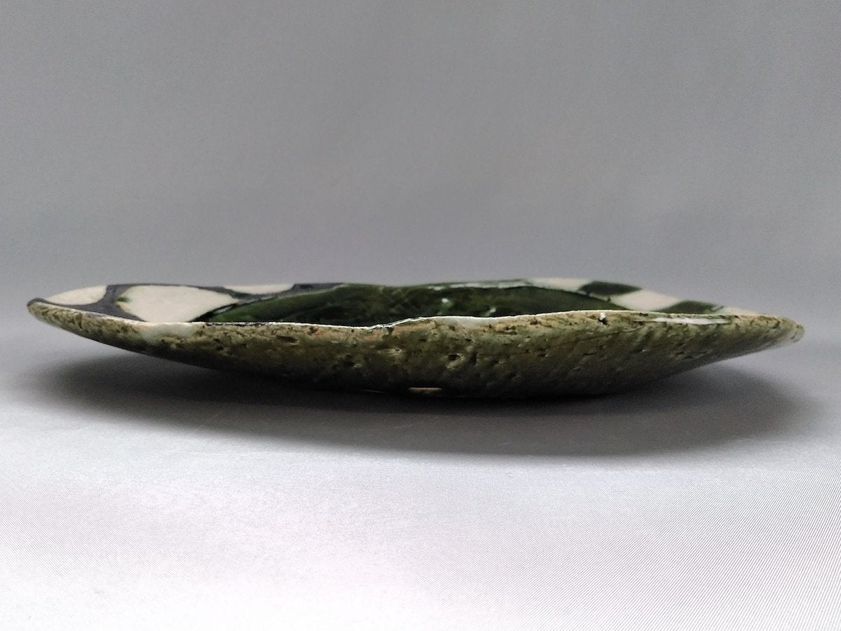 織部黒抜白丸ストライプたまご皿大【山本一仁】