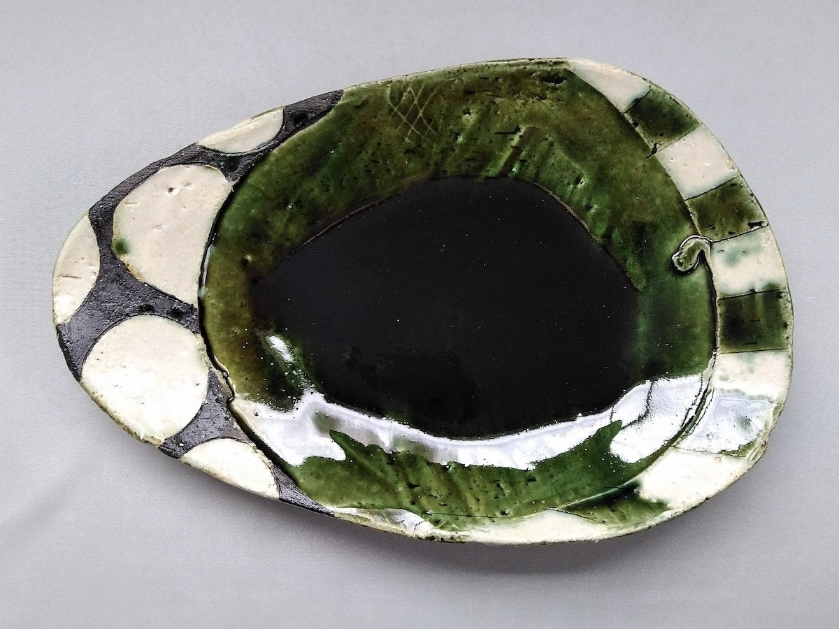 織部黒抜白丸ストライプたまご皿大【山本一仁】