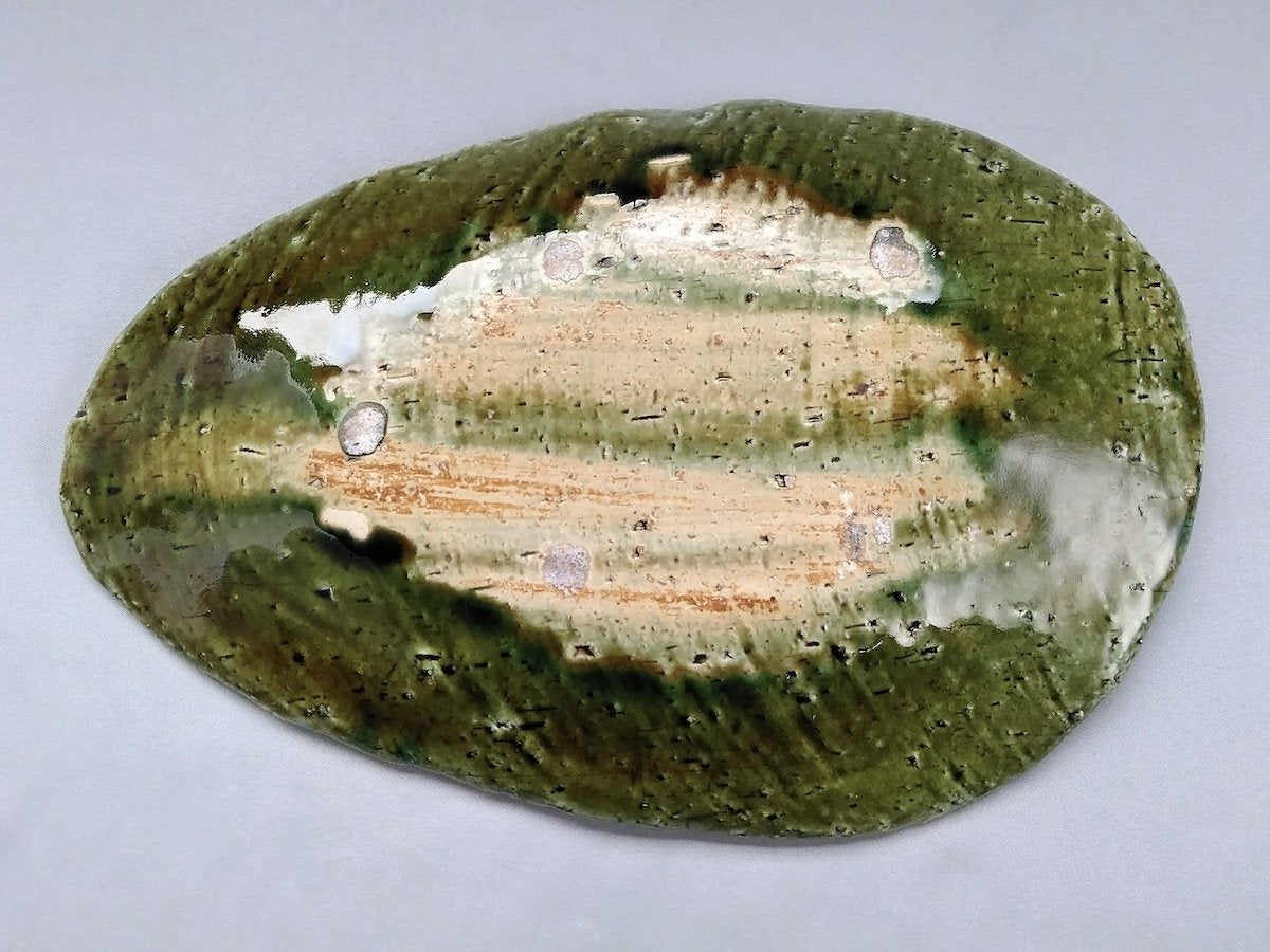 織部黒抜白丸ストライプたまご皿大【山本一仁】