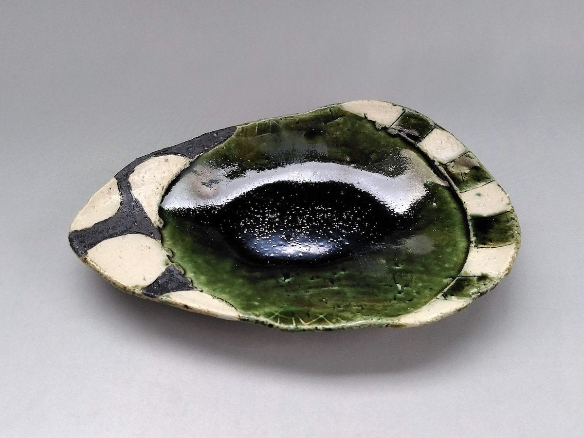 織部黒抜白丸ストライプたまご皿小【山本一仁】