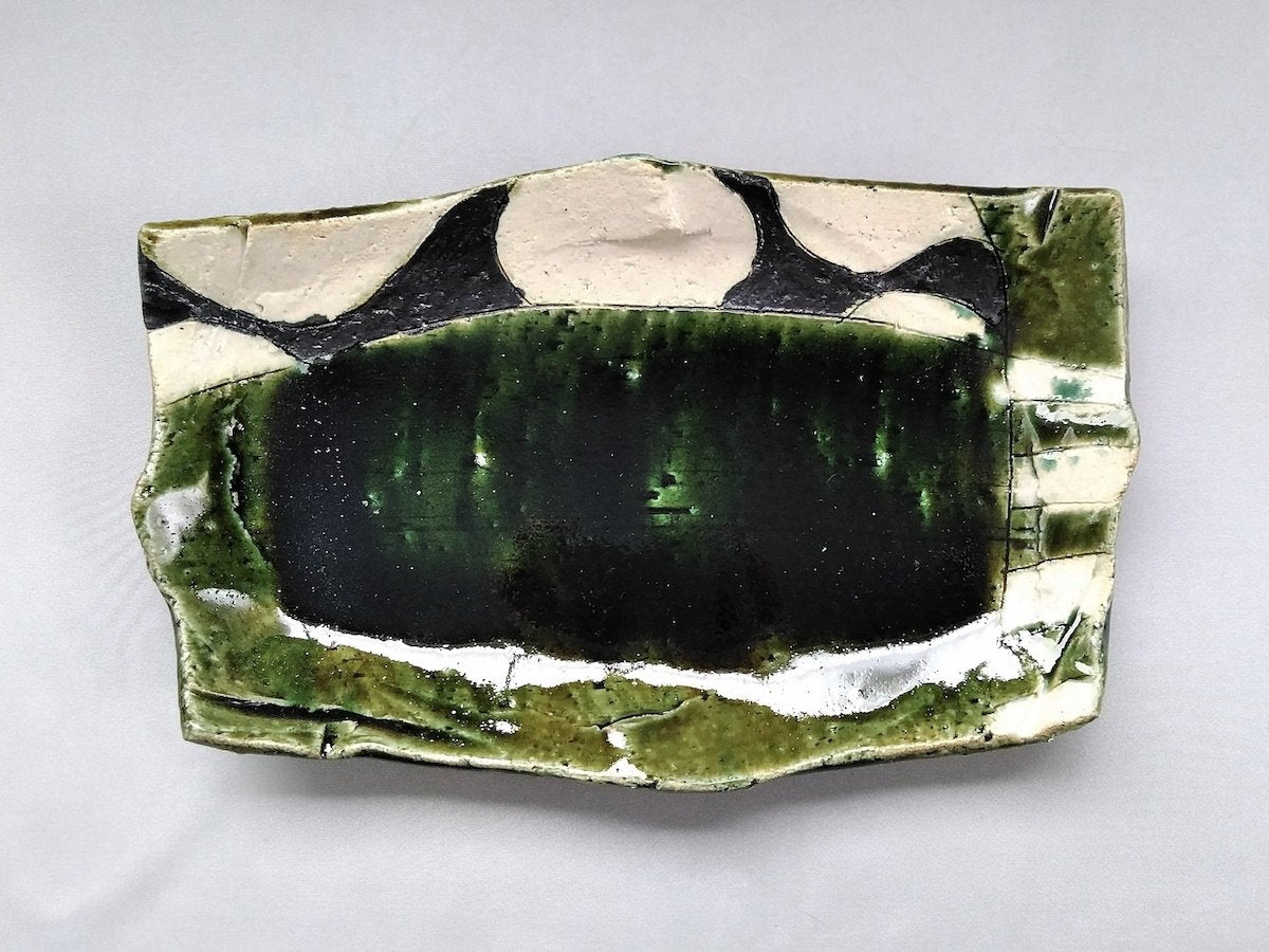 織部黒抜白丸ストライプ焼物皿【山本一仁】