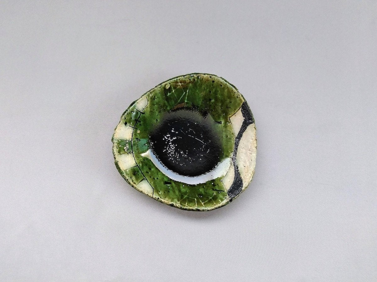 織部黒抜白丸ストライプおむすび小皿【山本一仁】