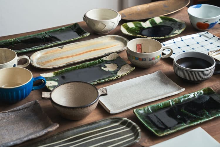 秋の味覚を楽しむ長皿とスープカップ