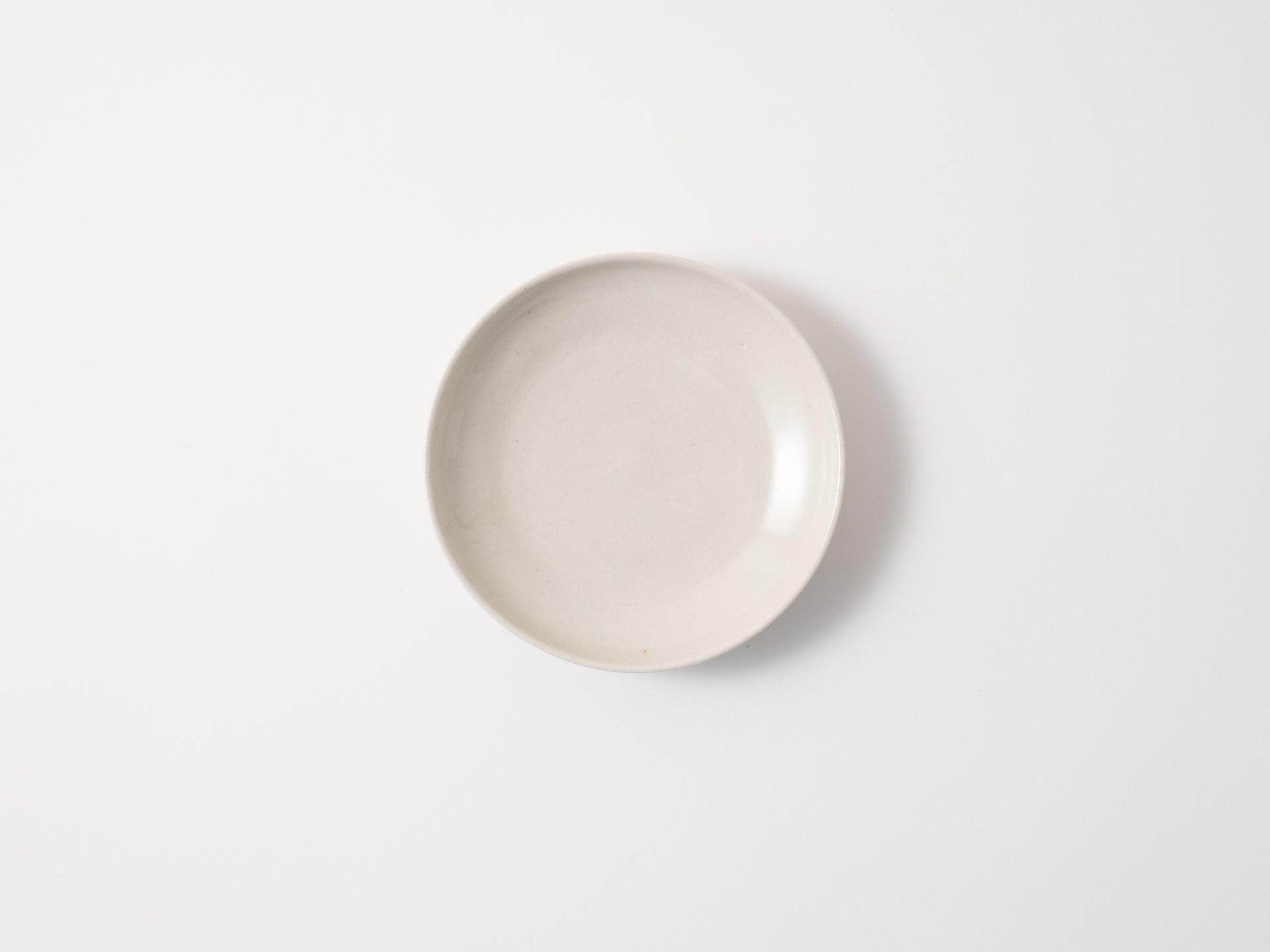 Round plate 4 inches white [Yuki Watanabe_ex24]