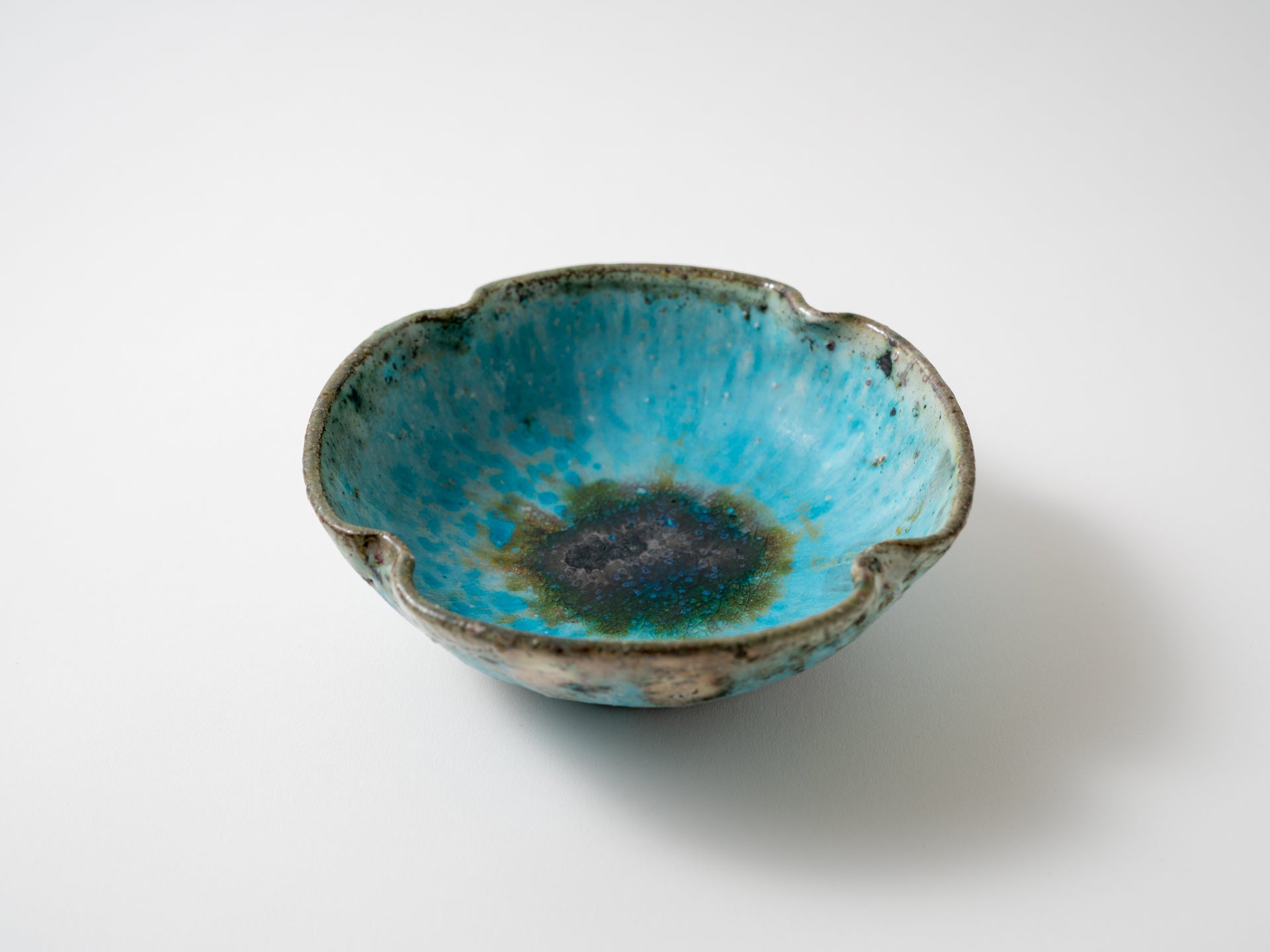 Blue four-leaf bowl [Shinichi Kotsuji]