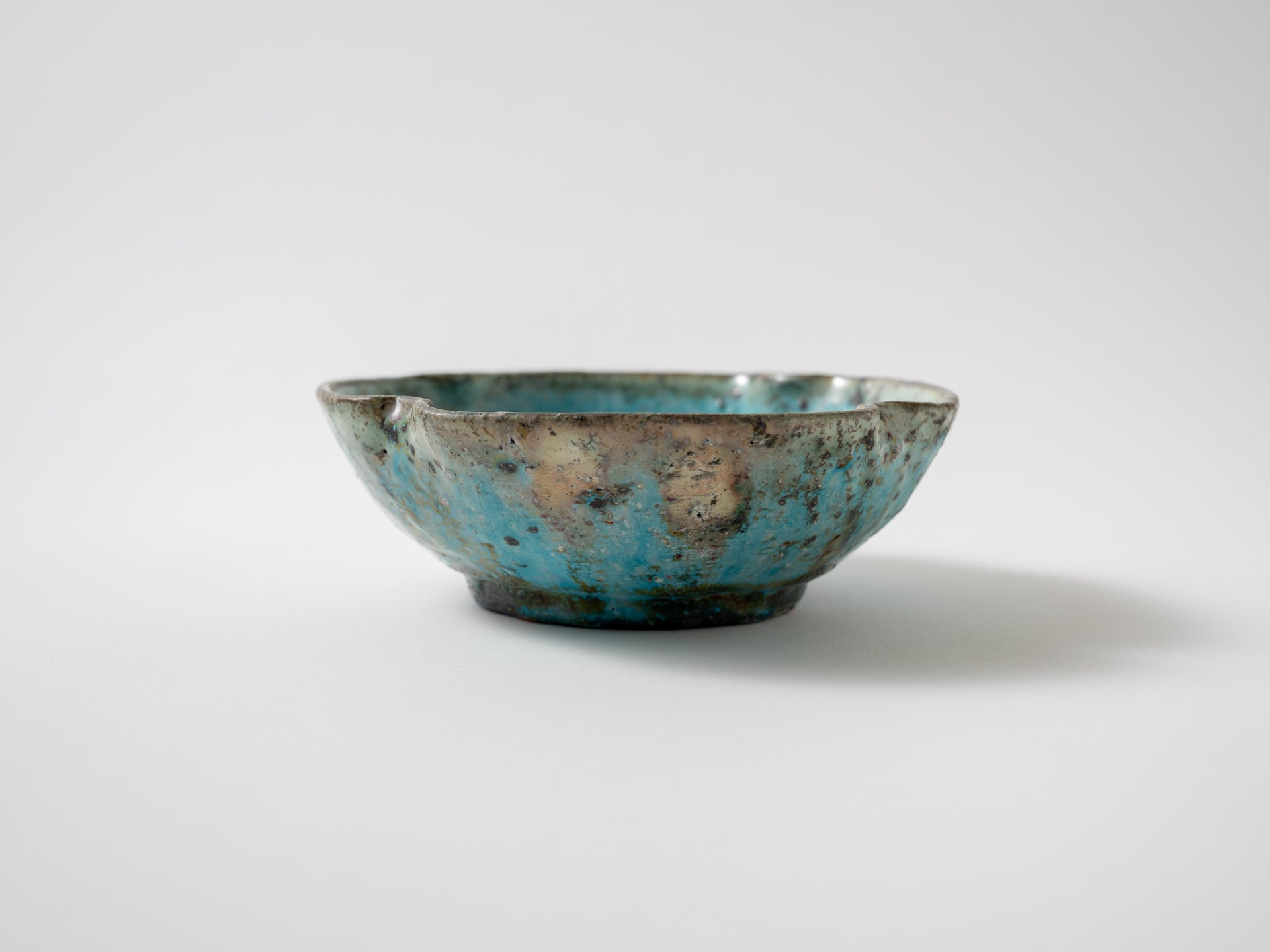 Blue four-leaf bowl [Shinichi Kotsuji]