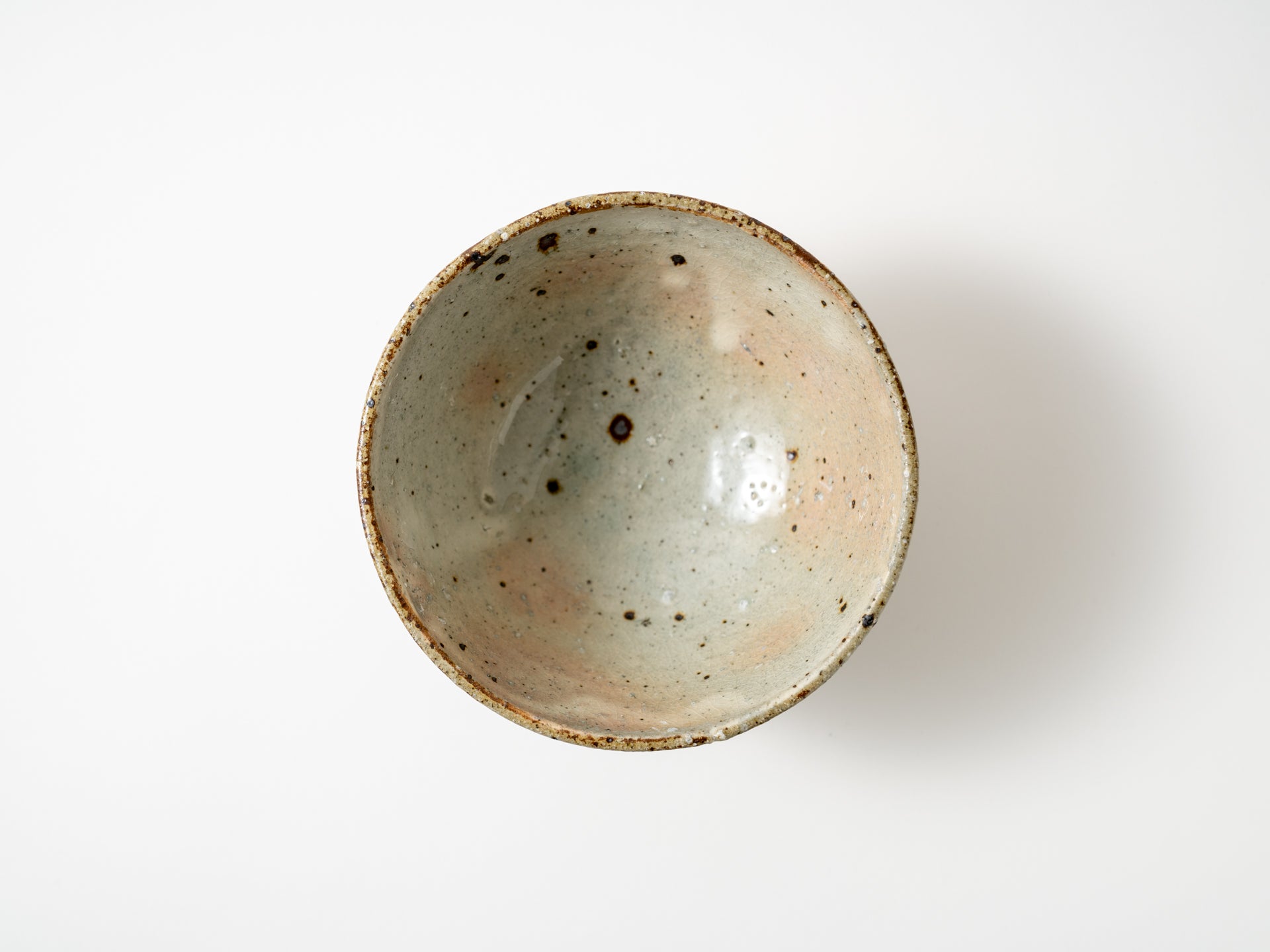 Ash glaze makeup tea bowl large [Shinichi Kotsuji]