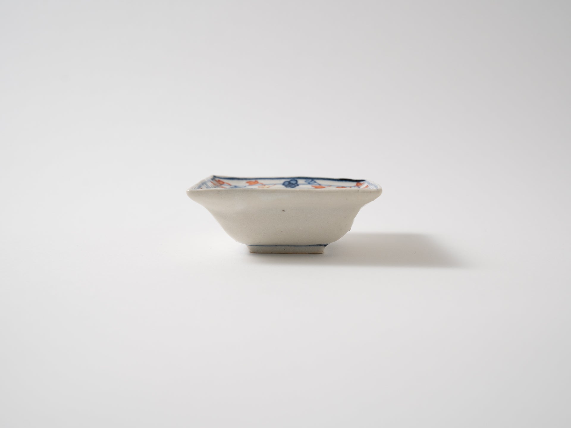 Colored ivy pattern small bowl red [Kanae Nomura]