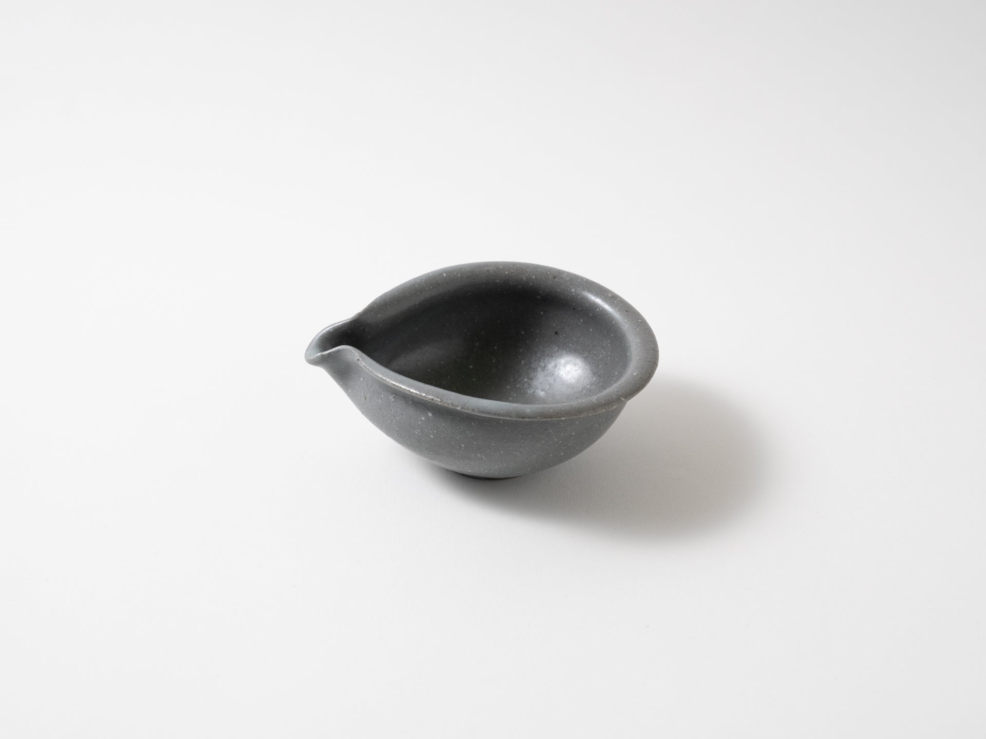 Gray glaze Katakuchi ball beans [Furuya Pottery_ex23]