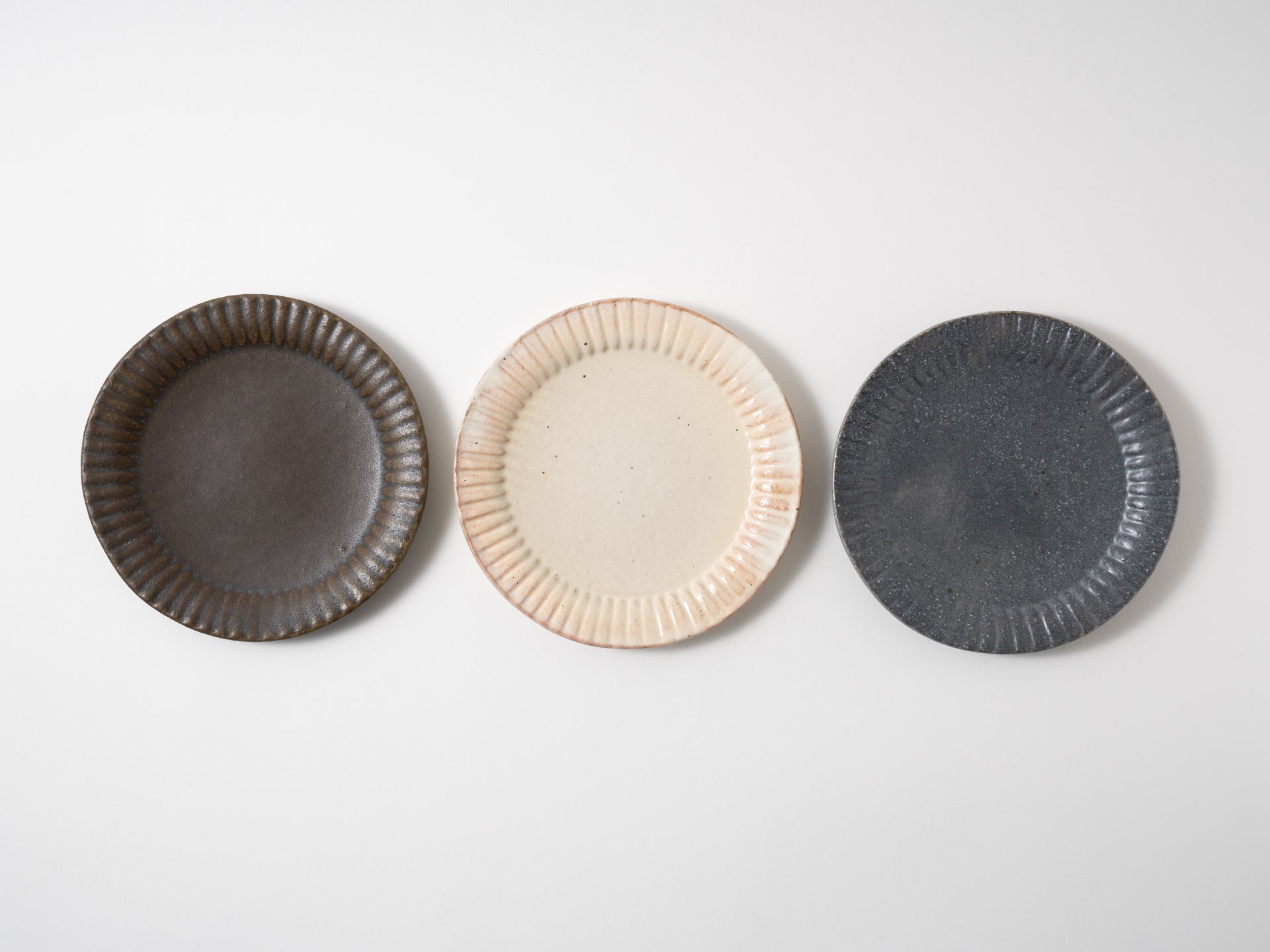 Tetsusan Ruffle Plate S [Furuya Ceramics_ex23]