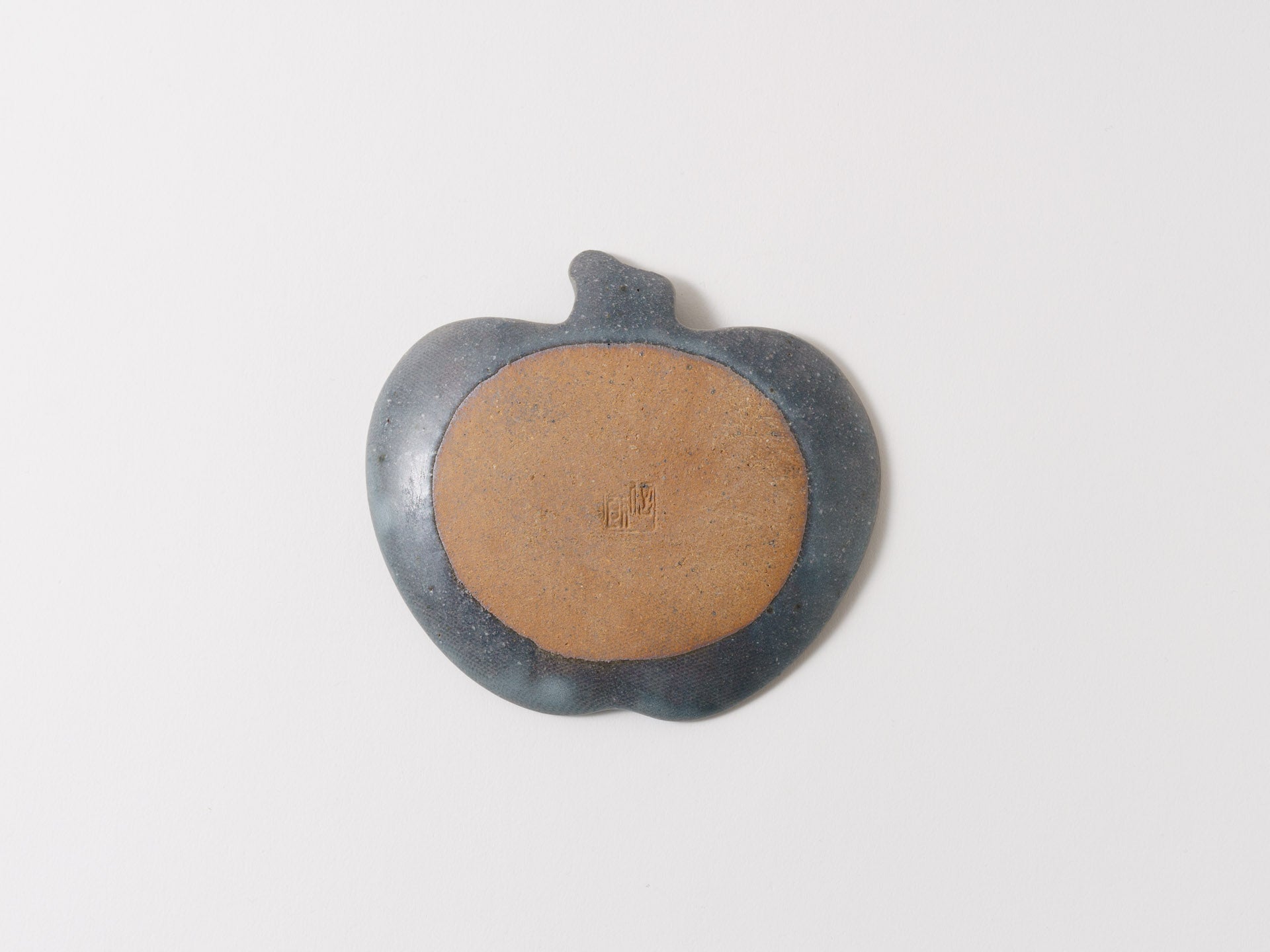 Gray glaze apple plate small [Furuya Ceramics_ex23]