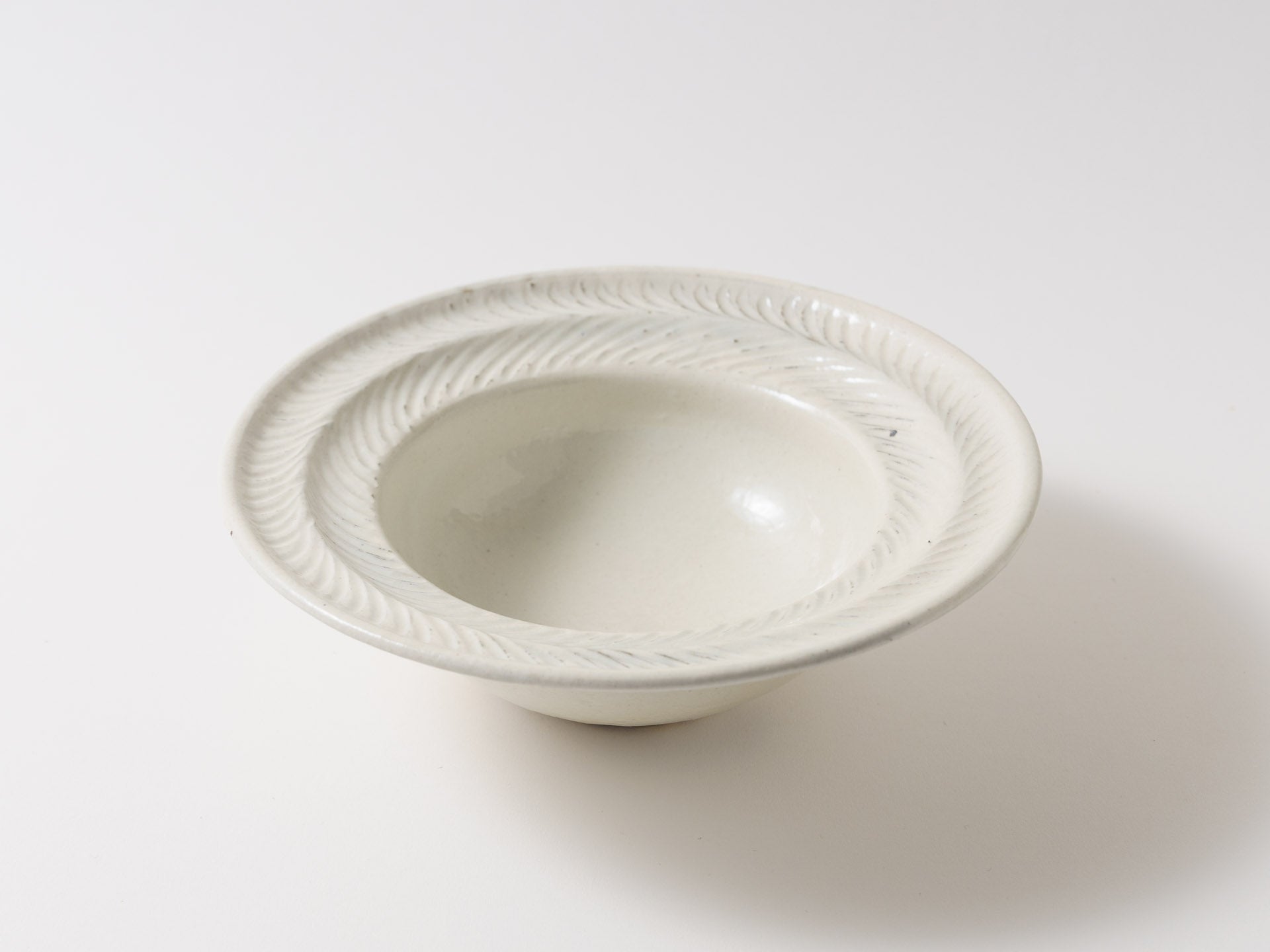 Tetsusan Leaf Rim Bowl Large [Furuya Ceramics_ex23]