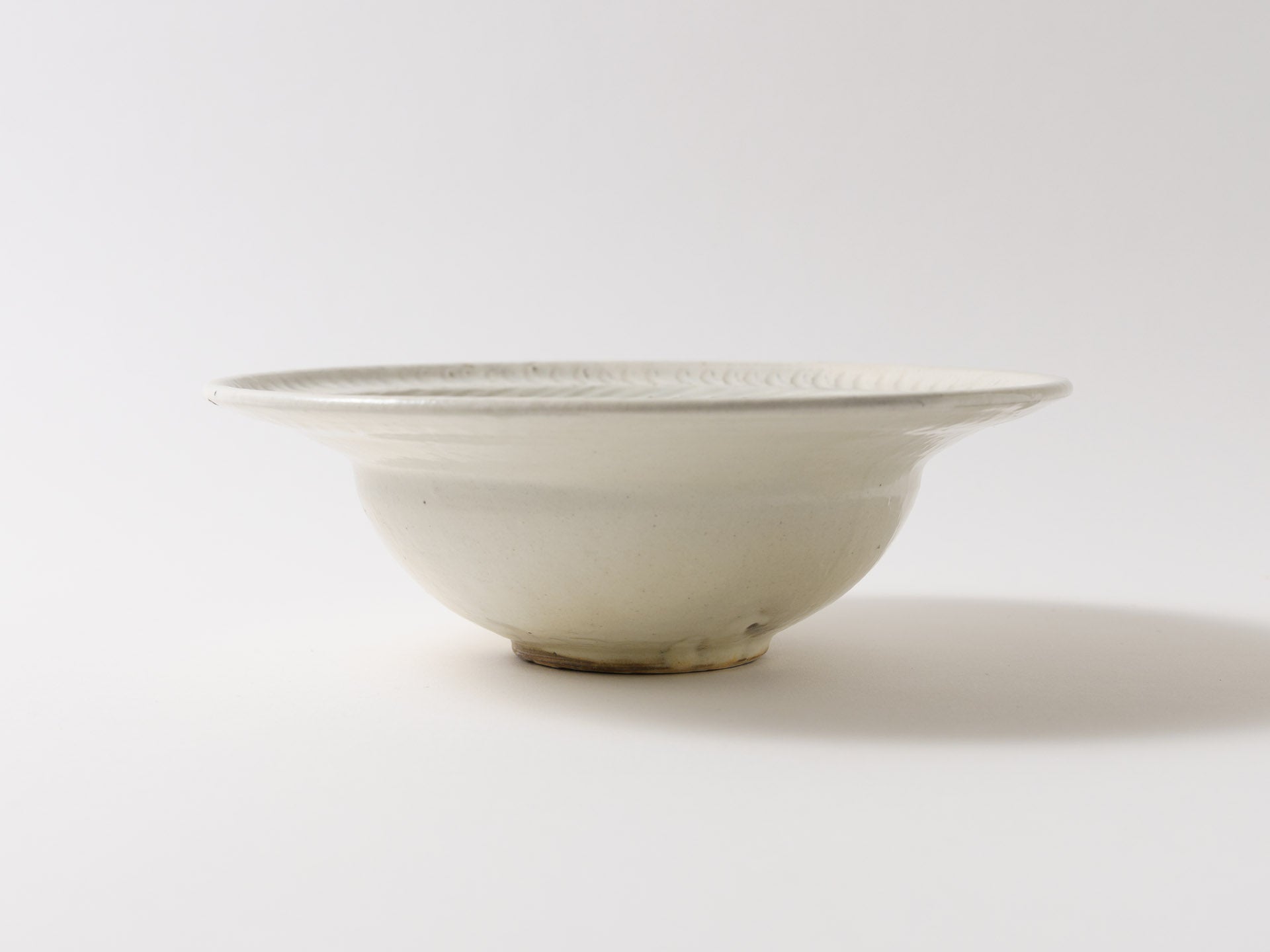 Tetsusan Leaf Rim Bowl Large [Furuya Ceramics_ex23]