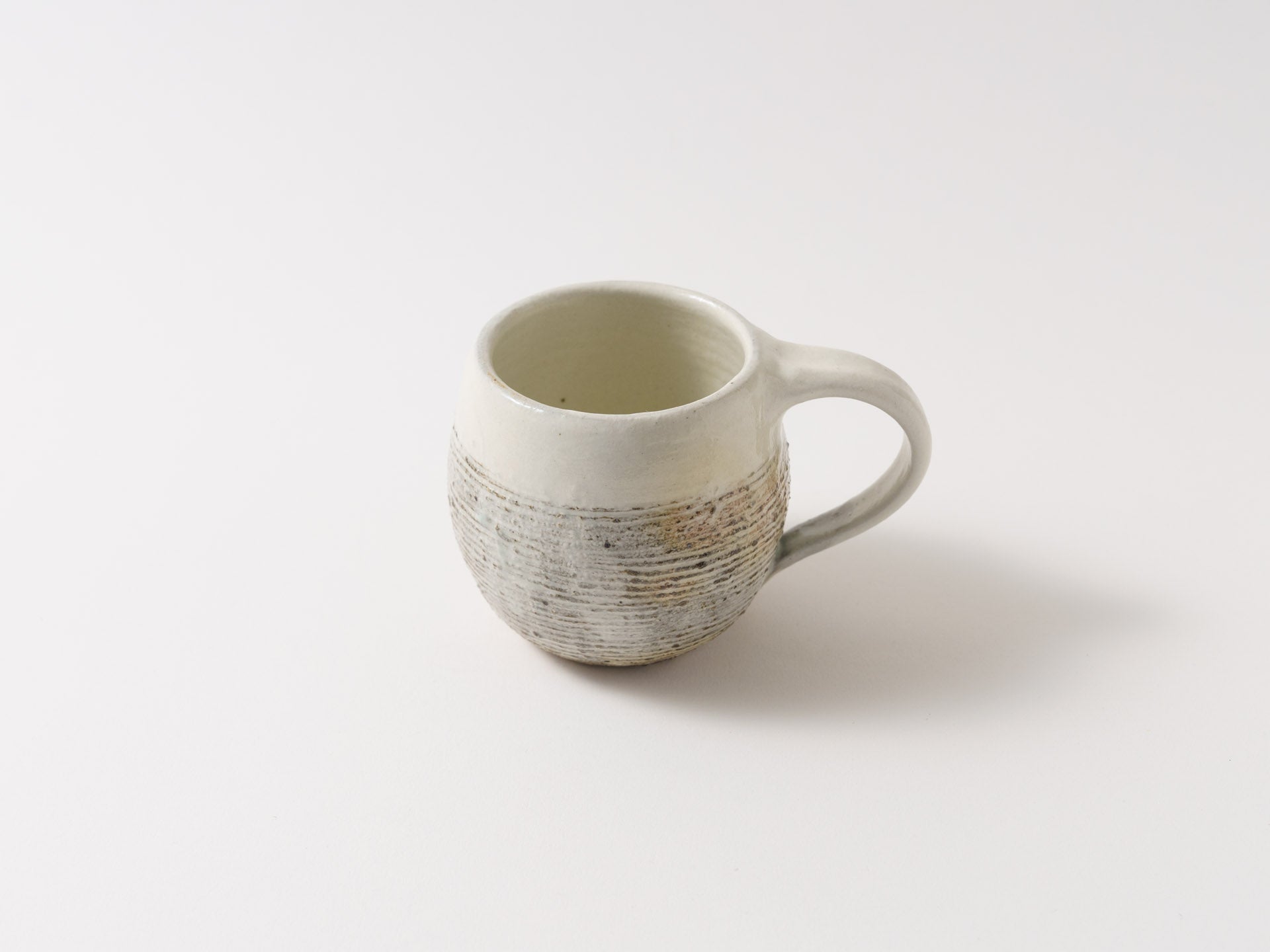 Fuchiya horizontal carving egg mug [Furuya Seisho_ex23]