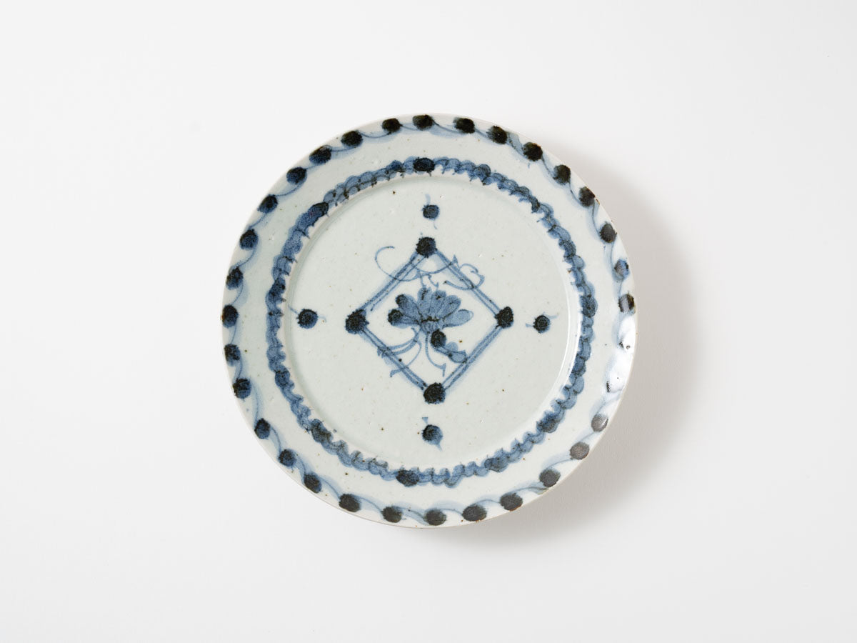 型打ちリム付き6寸皿 窓絵一輪花泉山釉【横田翔太郎】