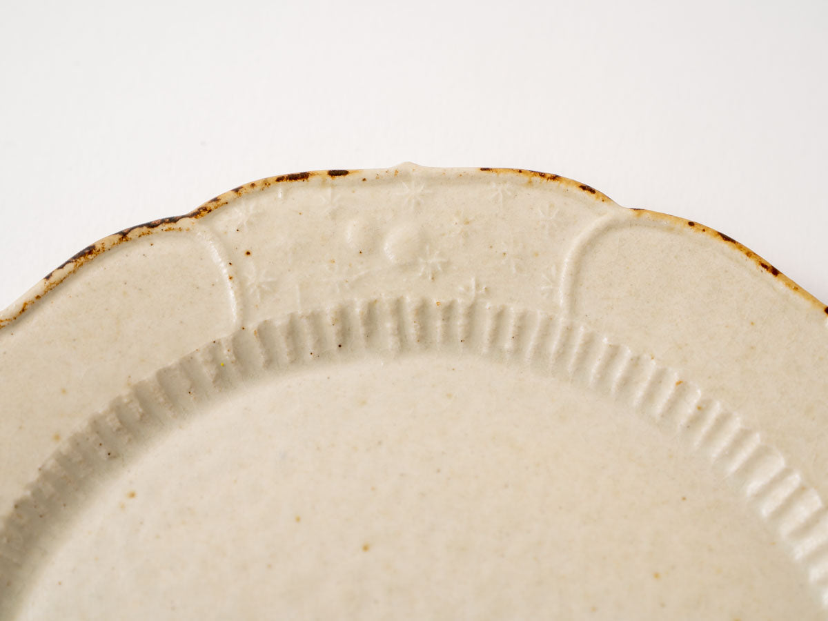 タンポポ紋輪花リム皿【山崎瞳】