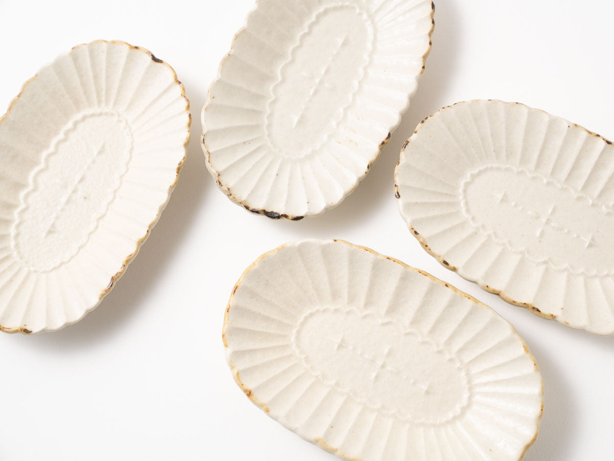 オーバル菊割星紋小皿【山崎瞳】