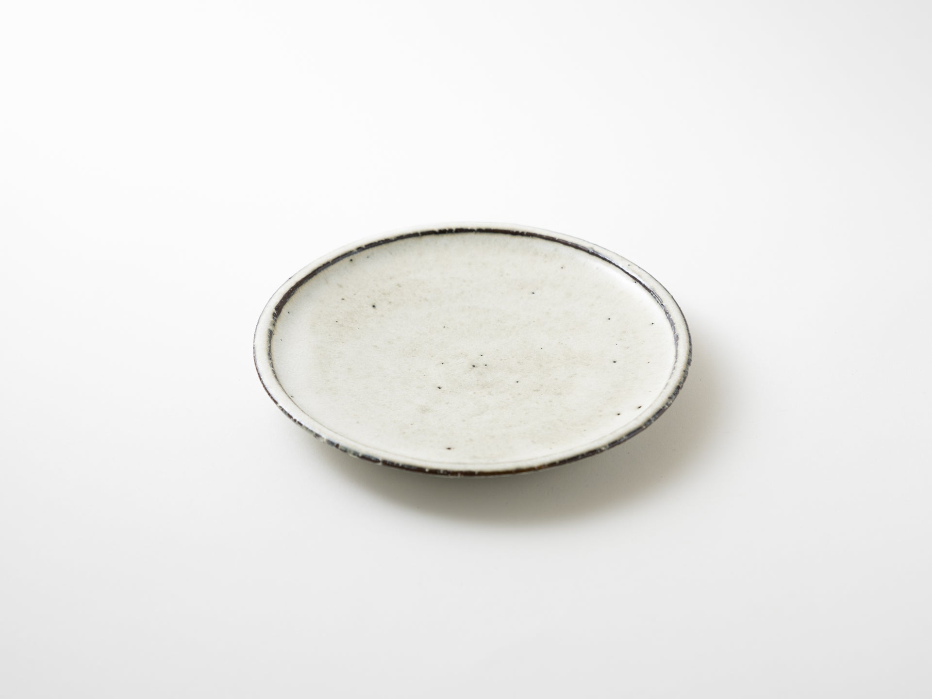White six-inch plate [Yuichi Hirai_23ex]
