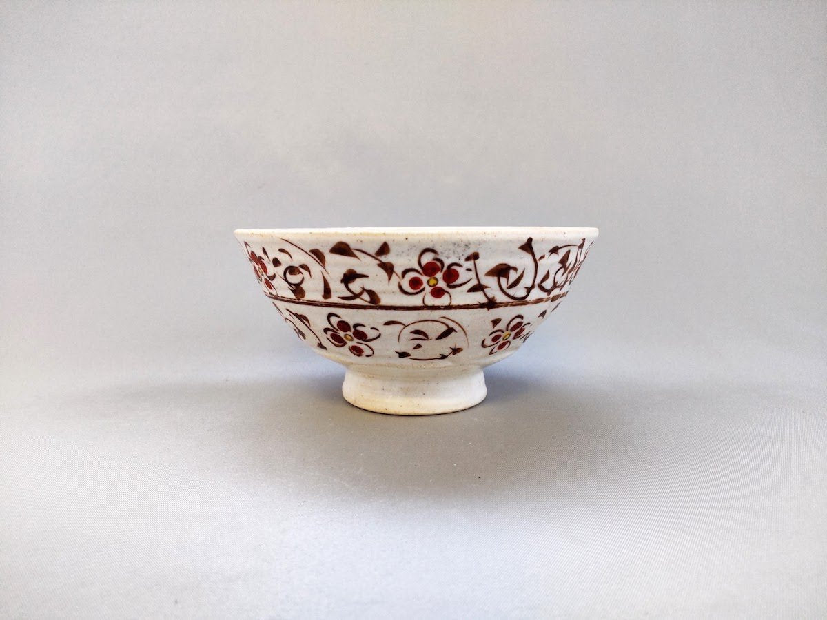 Rustic flower arabesque rice bowl red [Masaaki Hibino]