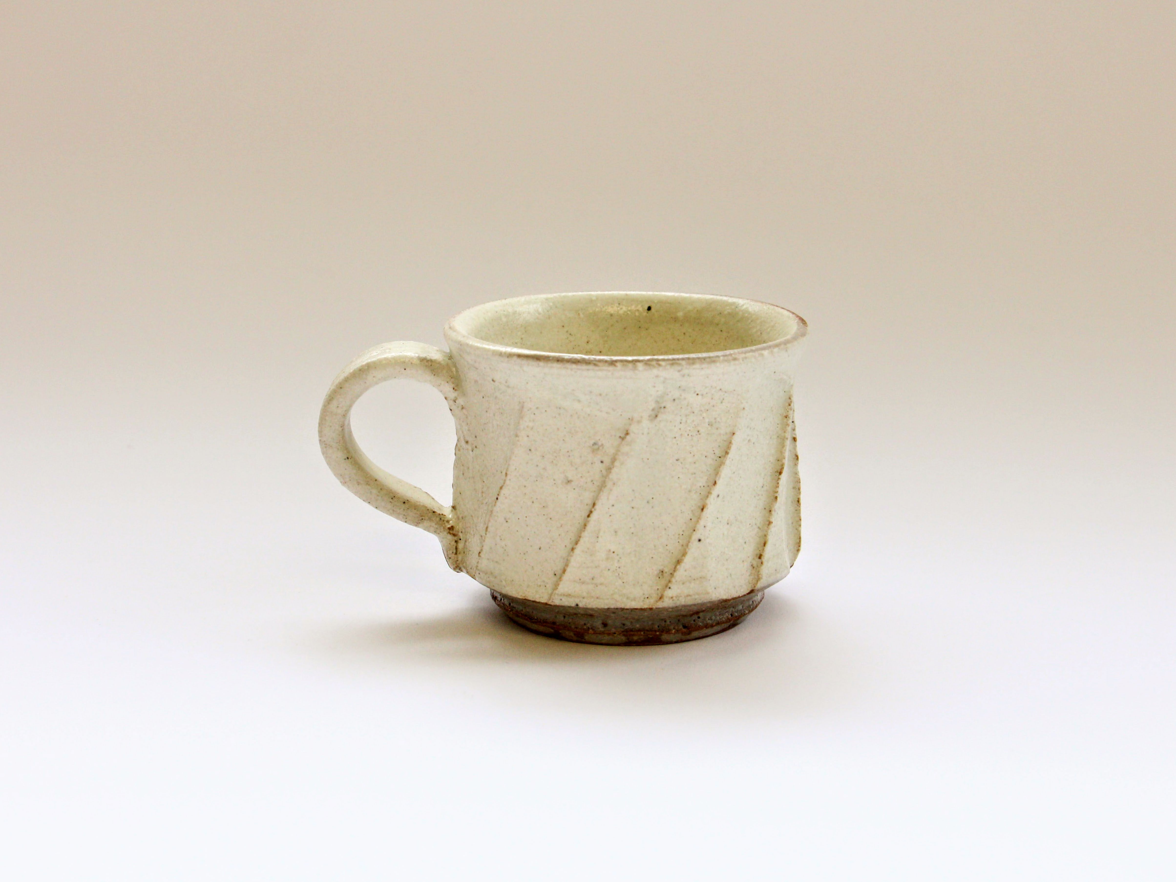 Powdered matte Sogi coffee bowl [Shinji Akane]