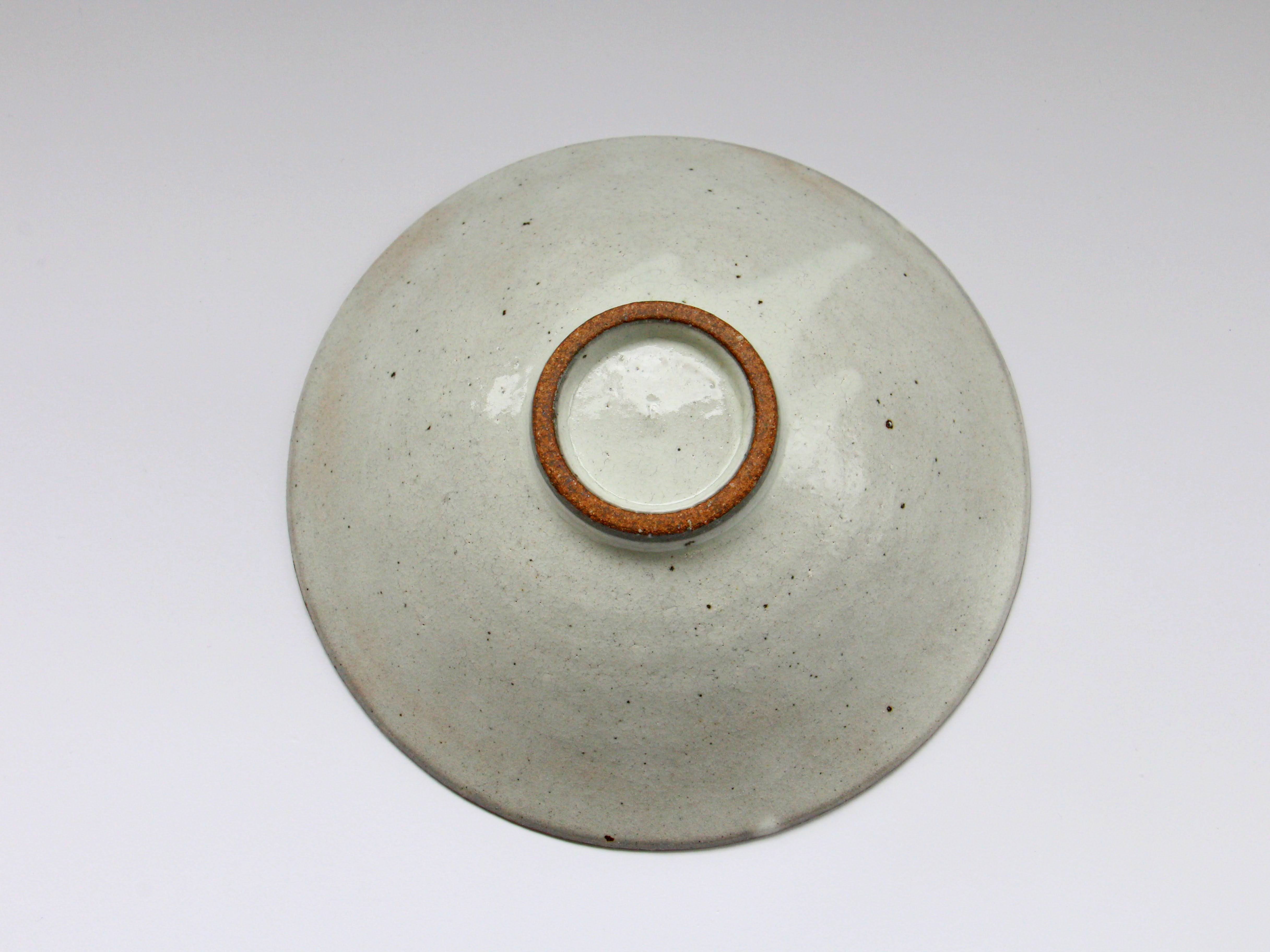 6.5-inch bowl with flower pattern on powder line [Hyozan Kiln]
