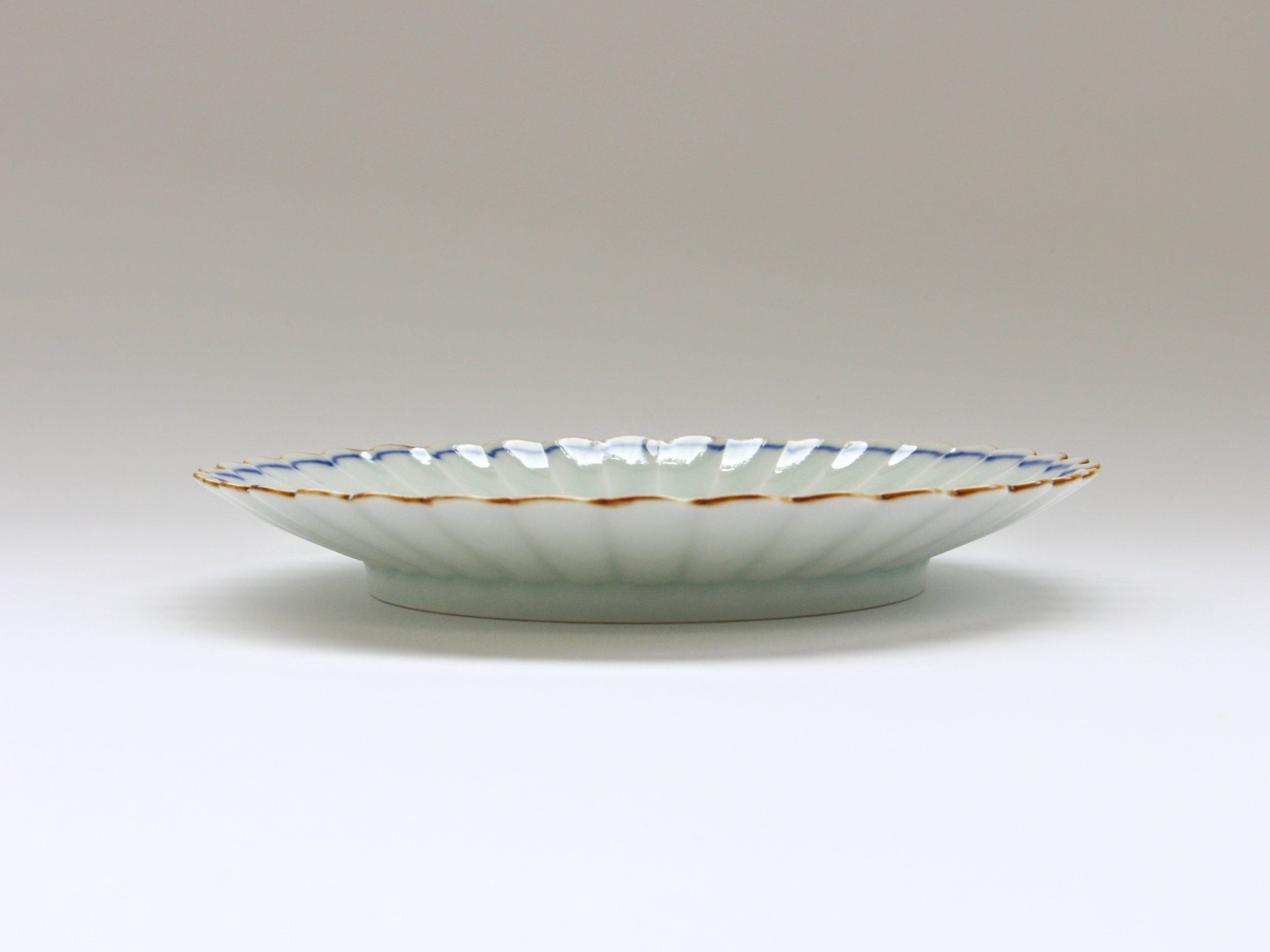 Fuchi Sabigos line 18cm chrysanthemum-shaped plate [Ken Kaji porcelain]