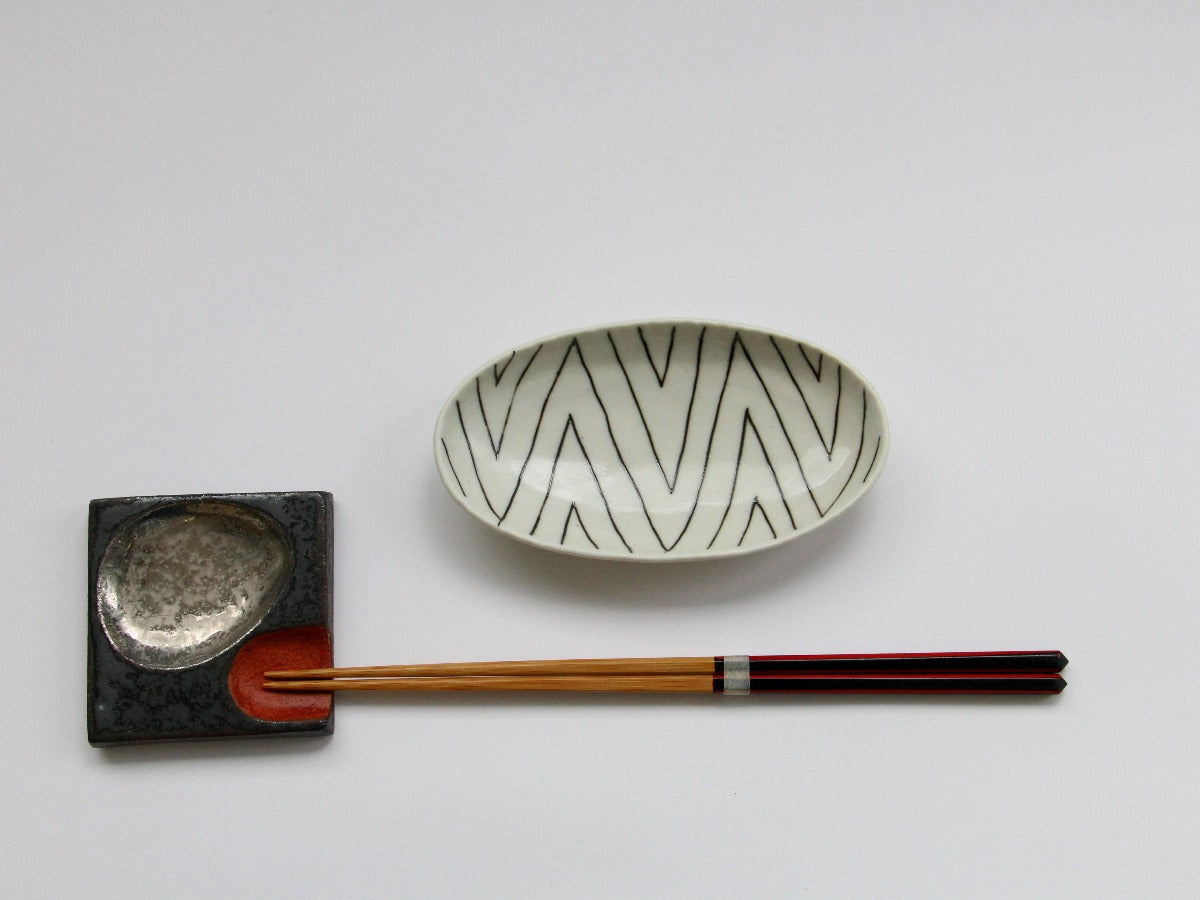 梨地彫り幾何紋楕円長小皿【田森陶園】