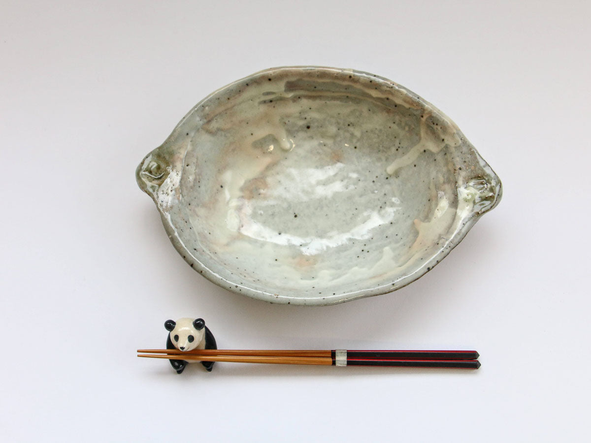 Iron powder oval stew pot [Akihide Nakao]