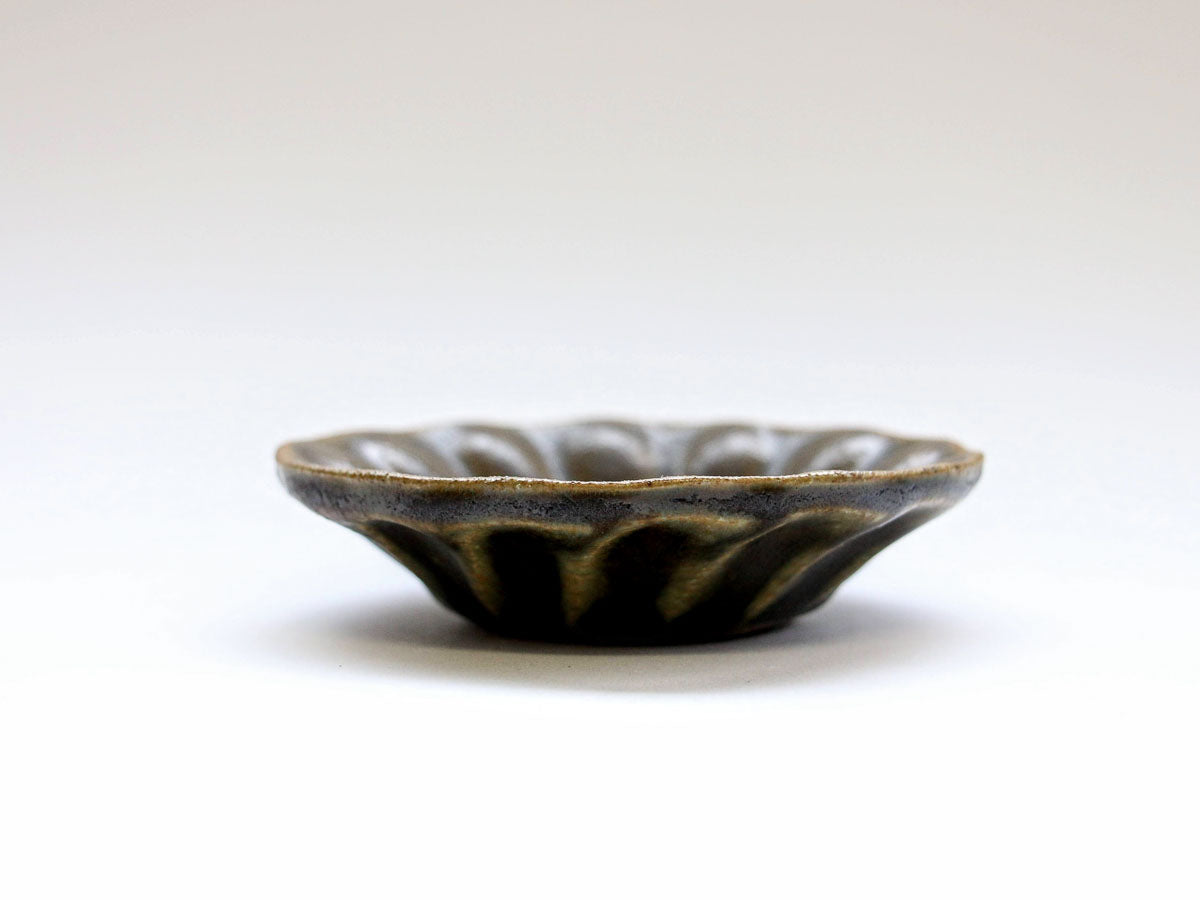 サビ釉輪花深皿 豆【古谷製陶所】