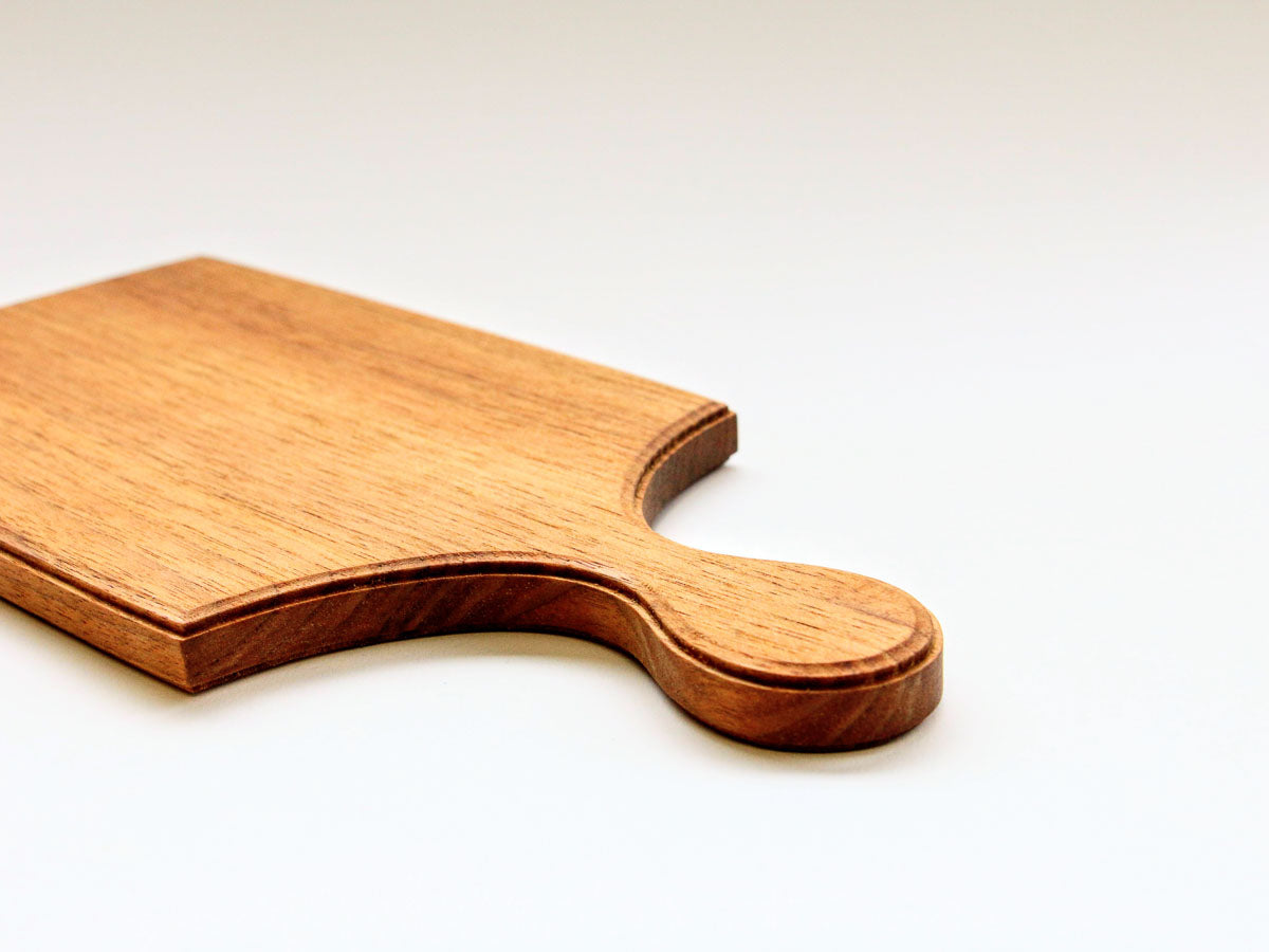 クルミのカッティングボード 中 【田口慎介】