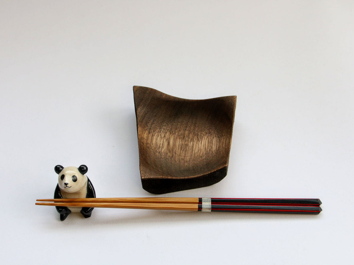 クルミの菱型皿 黒 小【田口慎介】