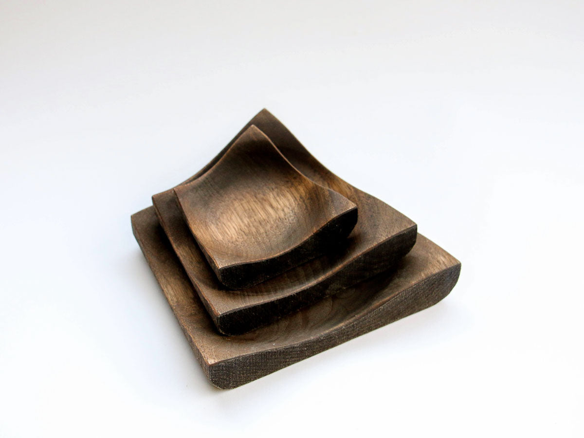 クルミの菱型皿 黒 大【田口慎介】