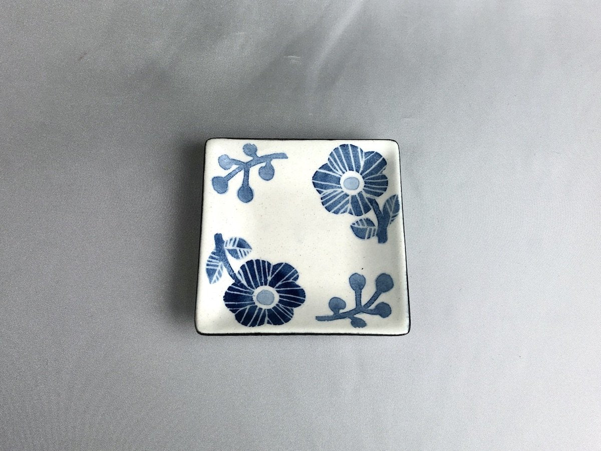 Washi-dyed blue flower square small plate [Ami Kobo]