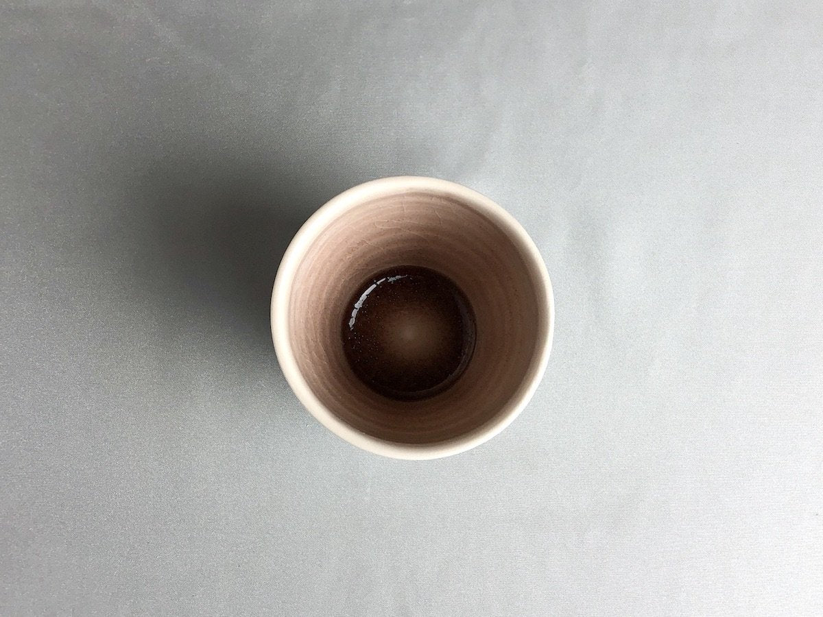 White porcelain beveled cup plum [Tsururingama]