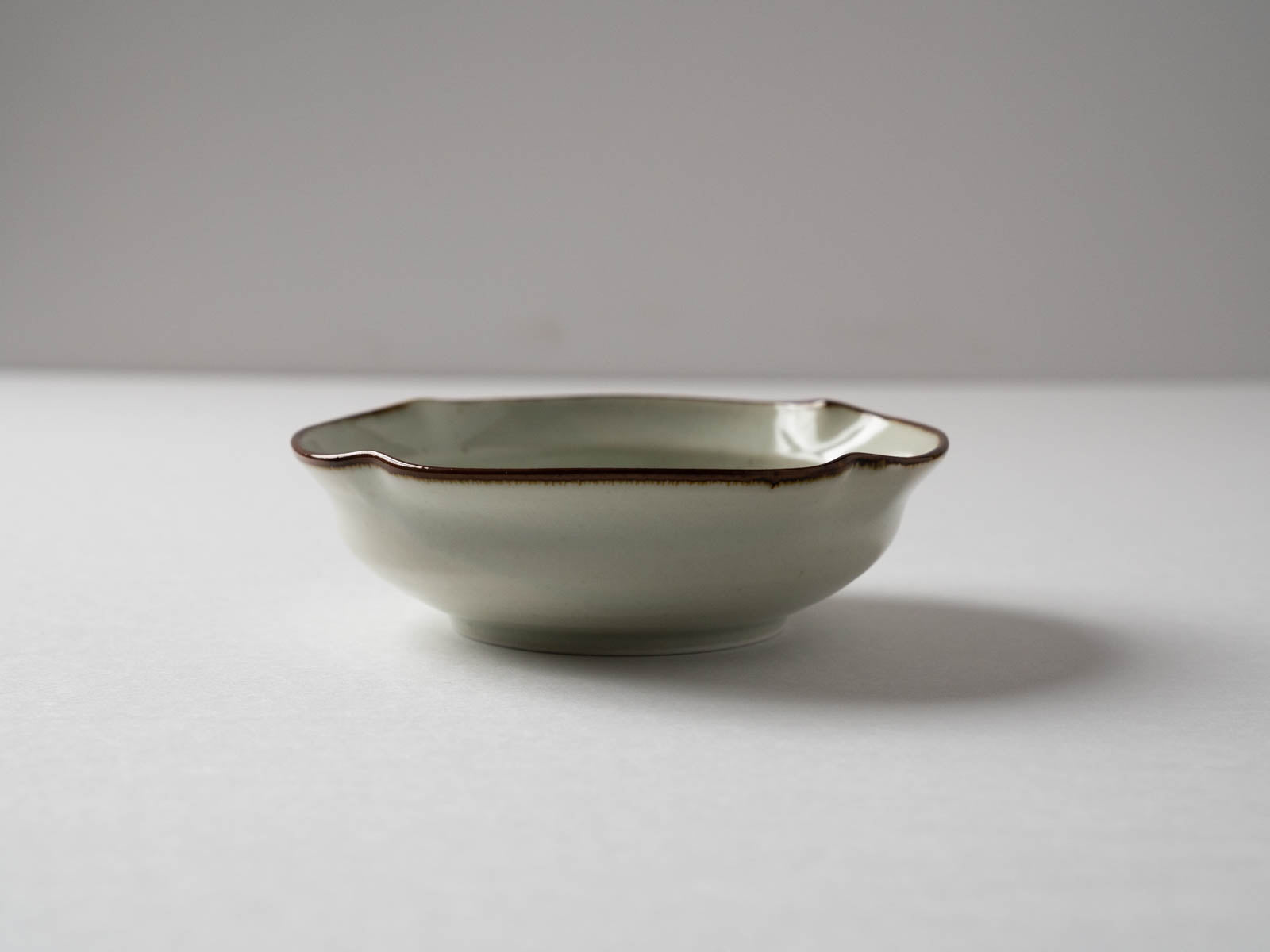李朝 青磁 陽刻 鳳凰 角皿 蔵出し ２客 工芸品