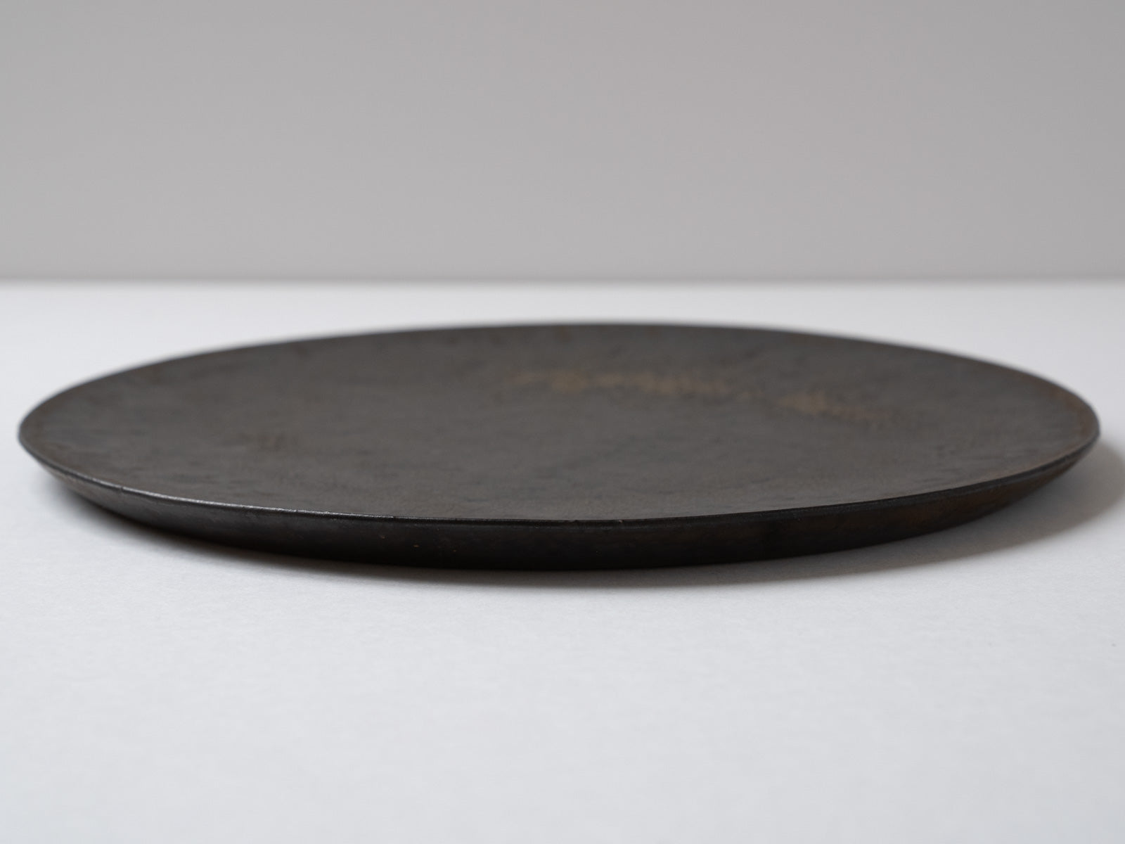 Brown glaze 27cm plate [Hideki Yamamoto]
