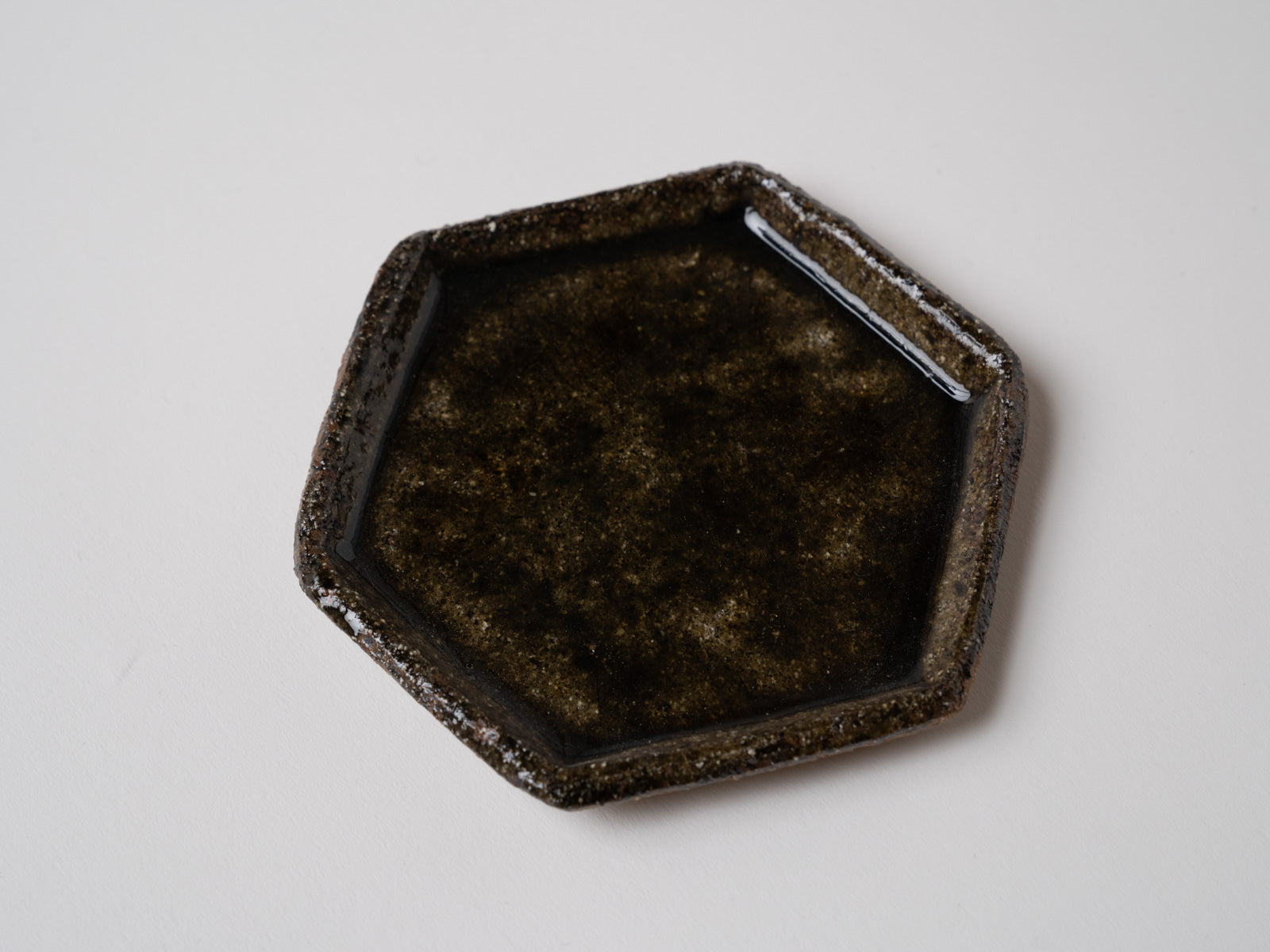 Ao Karatsu hexagonal small plate [Otenjia Kiln]