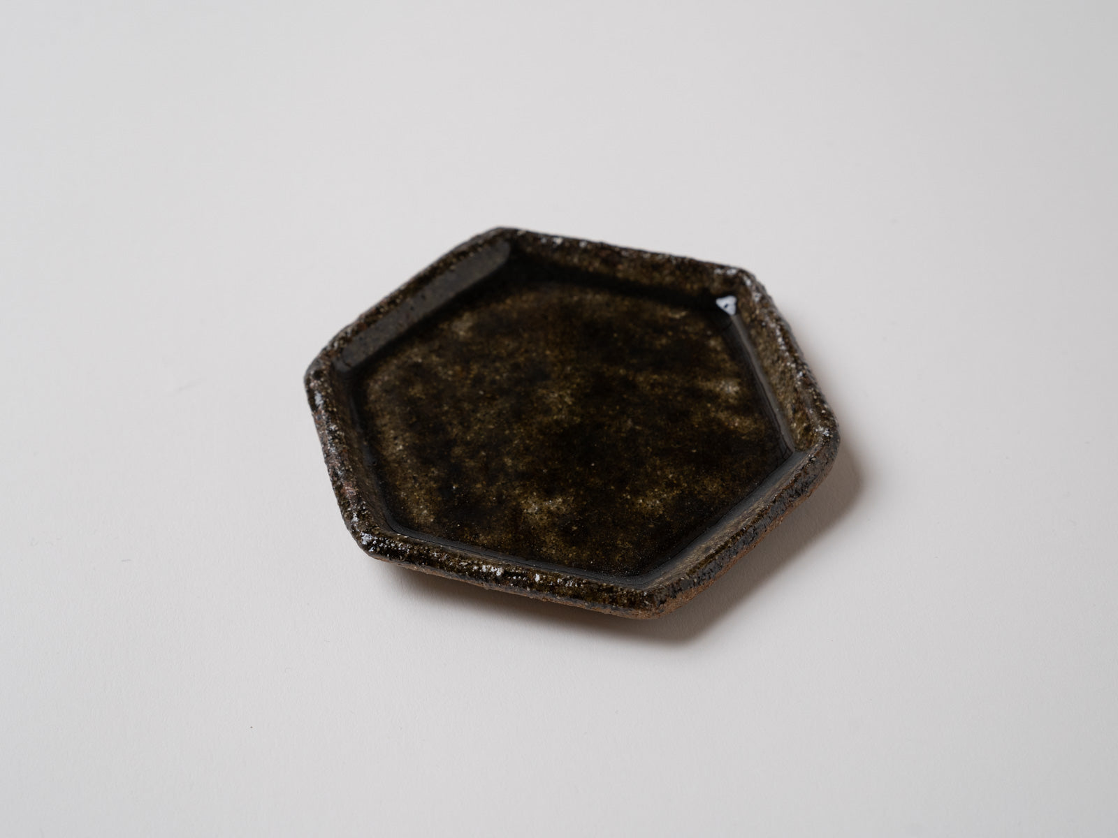 Ao Karatsu hexagonal small plate [Otenjia Kiln]