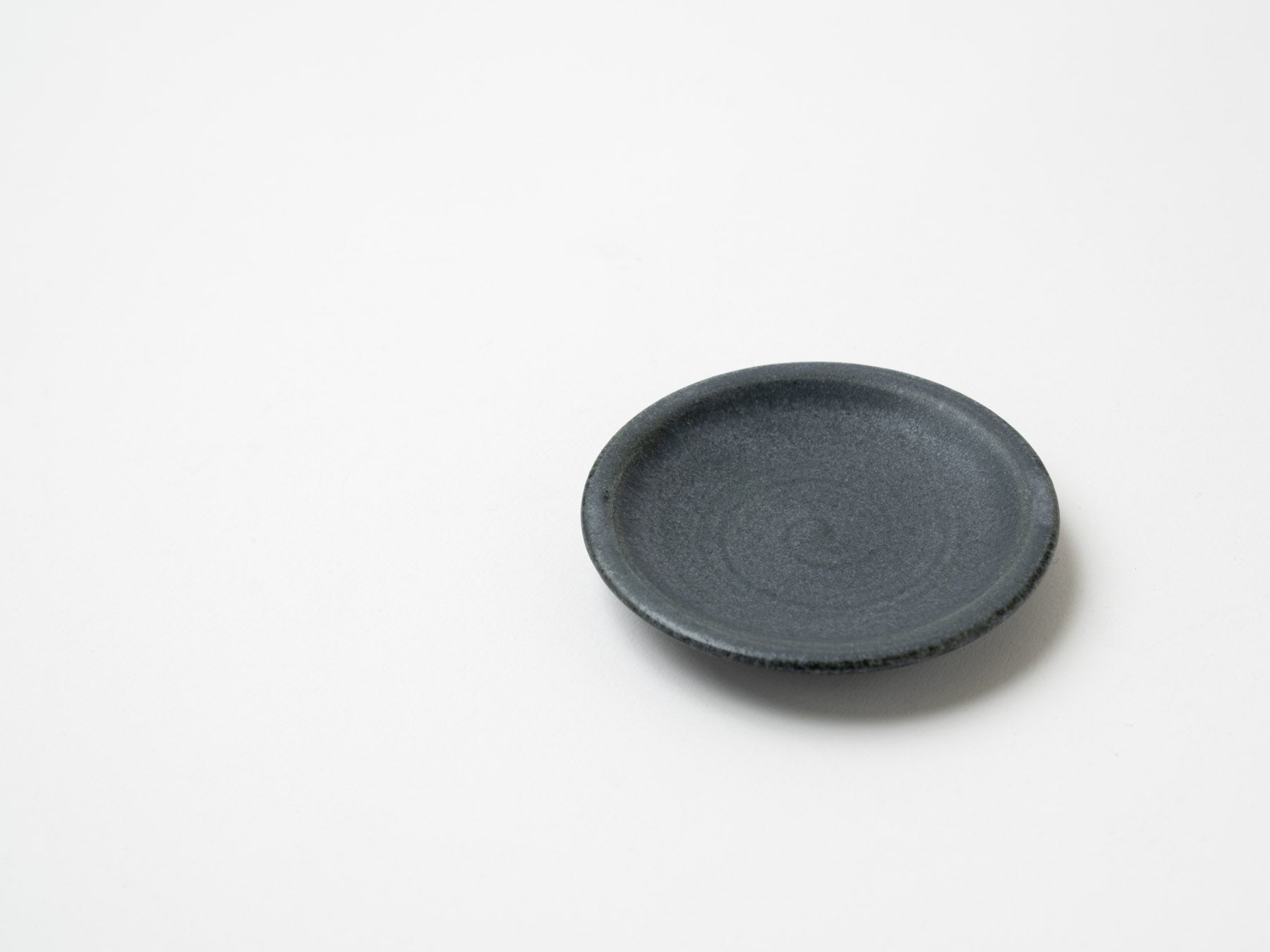 Gray navy bean plate [Bunzan Kanae]